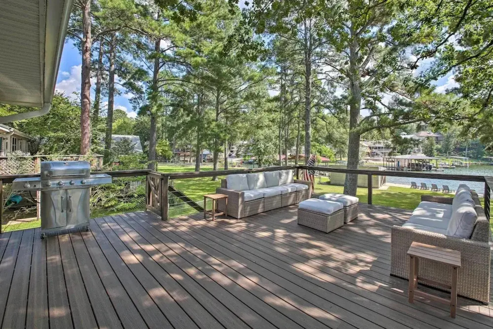Deck, Fire Pit: Waterfront Lake Hamilton Home
