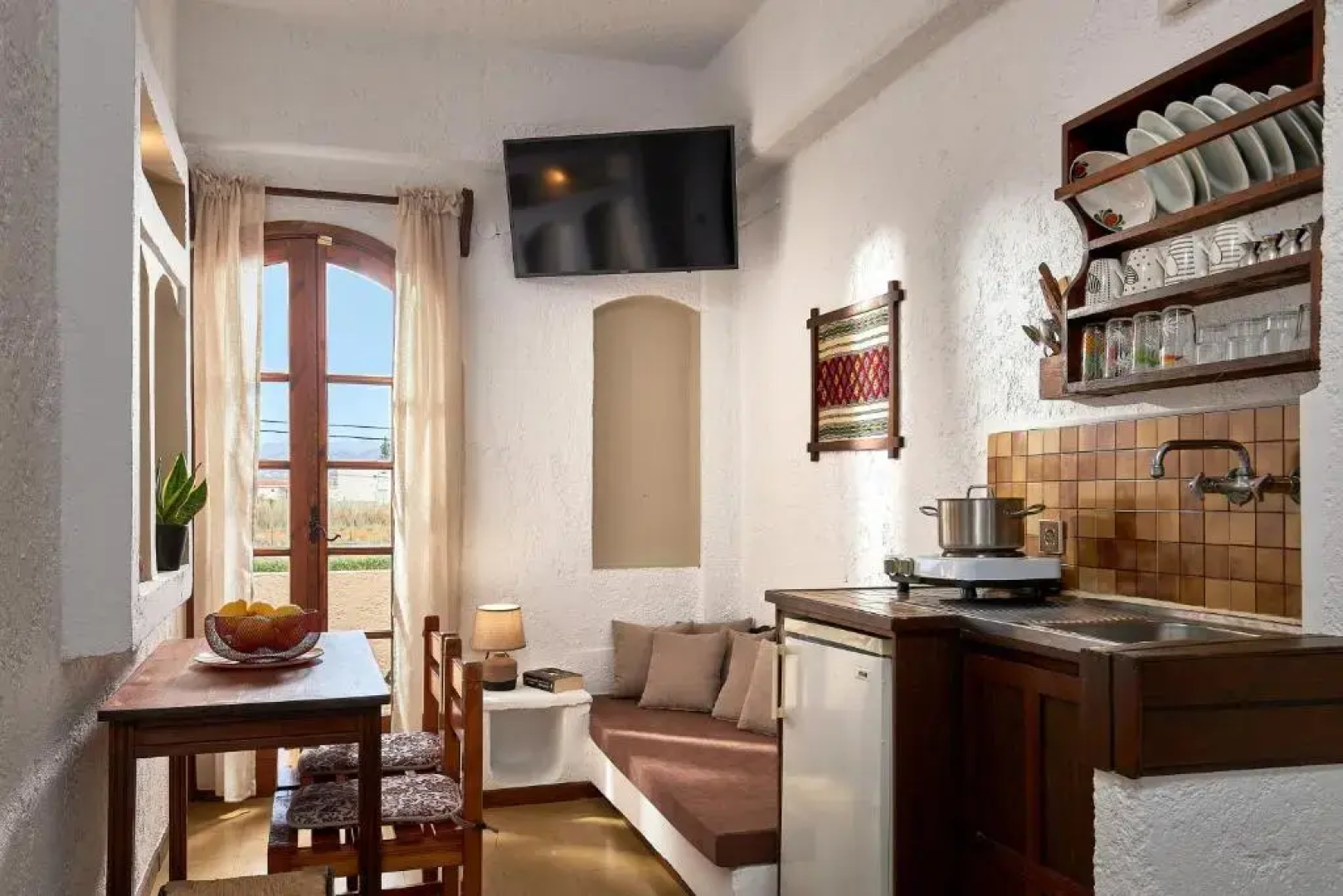 Mila Malia Studios Hotel