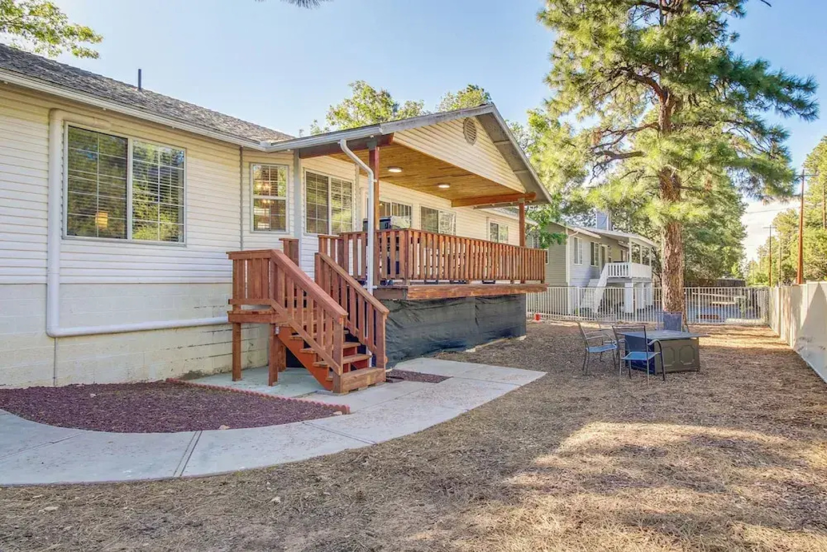 Walk to City Park: Family-friendly Show Low Home