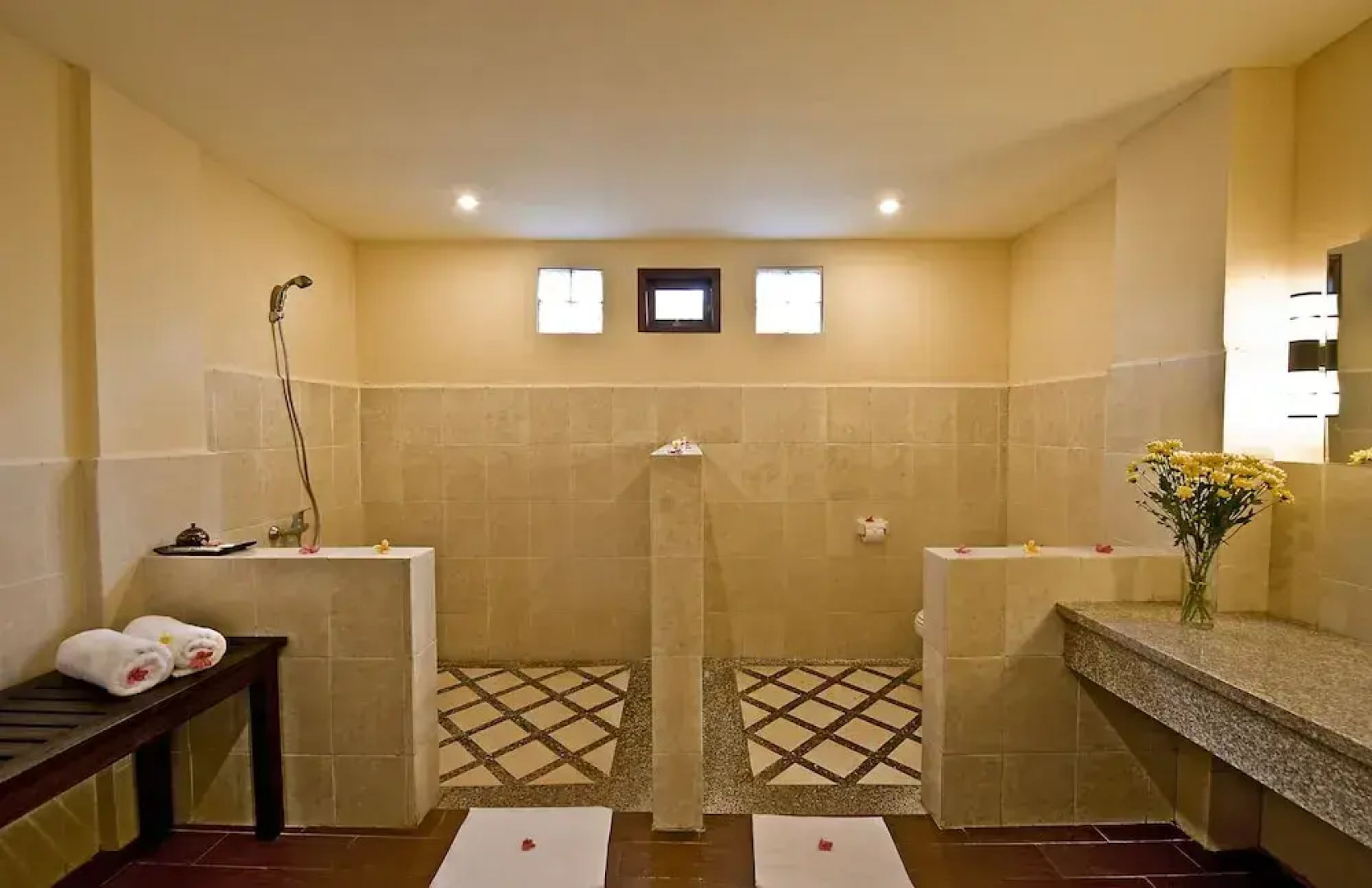 The Inn by Sunsethouse