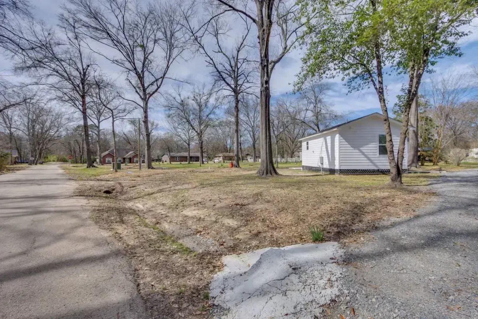 Walk to Museums: Art Deco Cottage in Jefferson