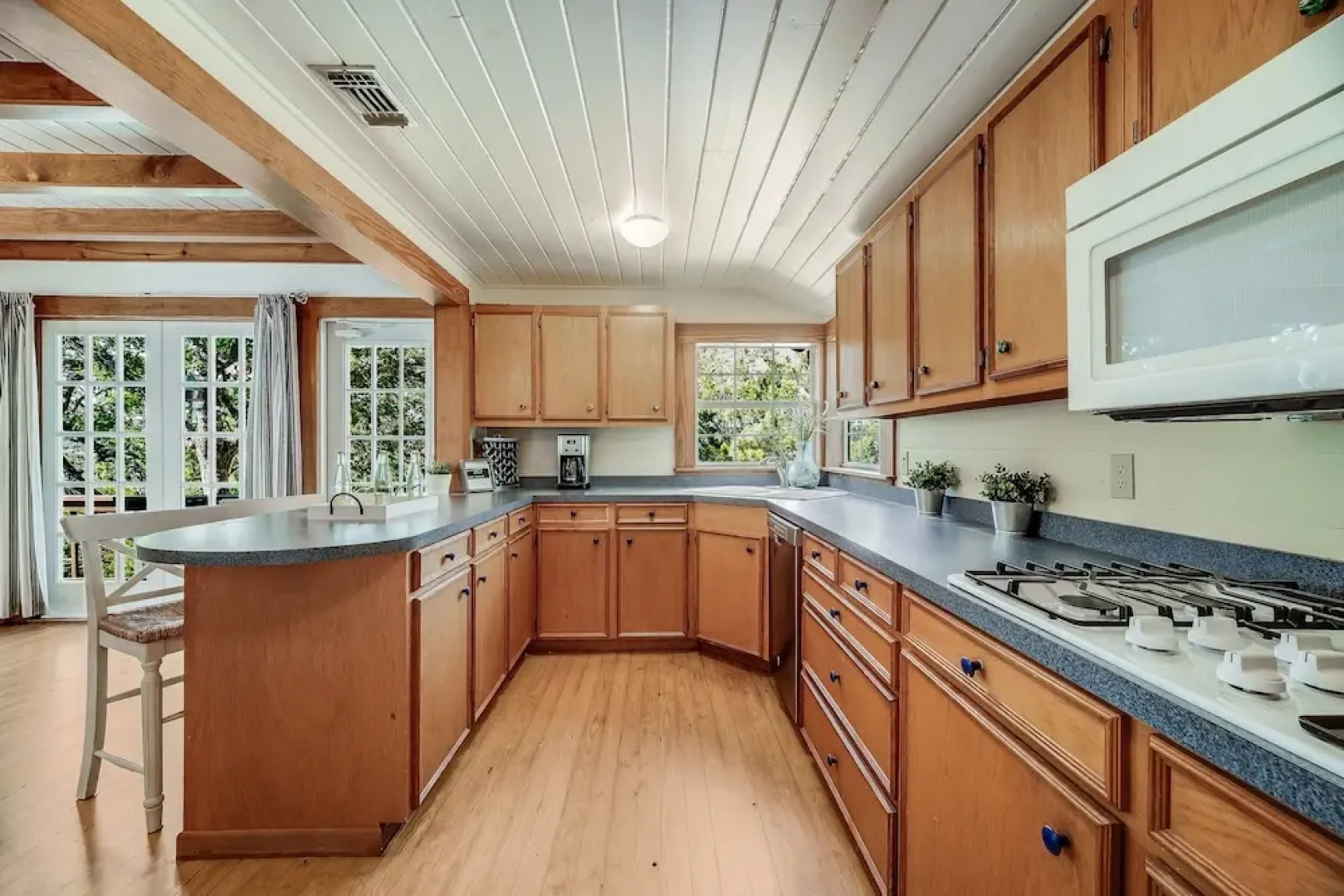 Lake Travis Waterfront Retreat