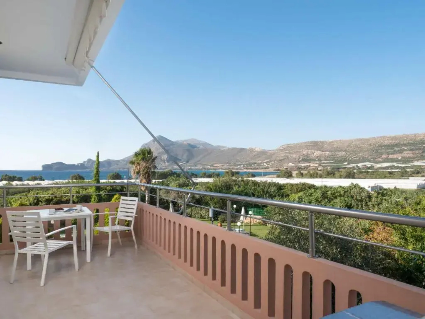 Petritos Rooms and Studios