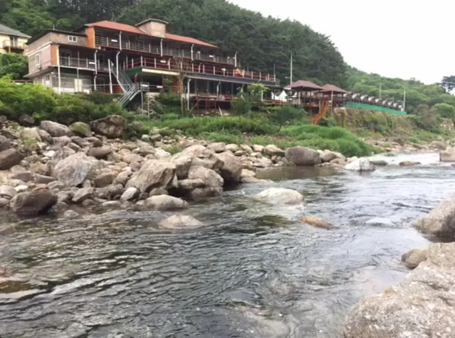 Jirisan Valley Pension