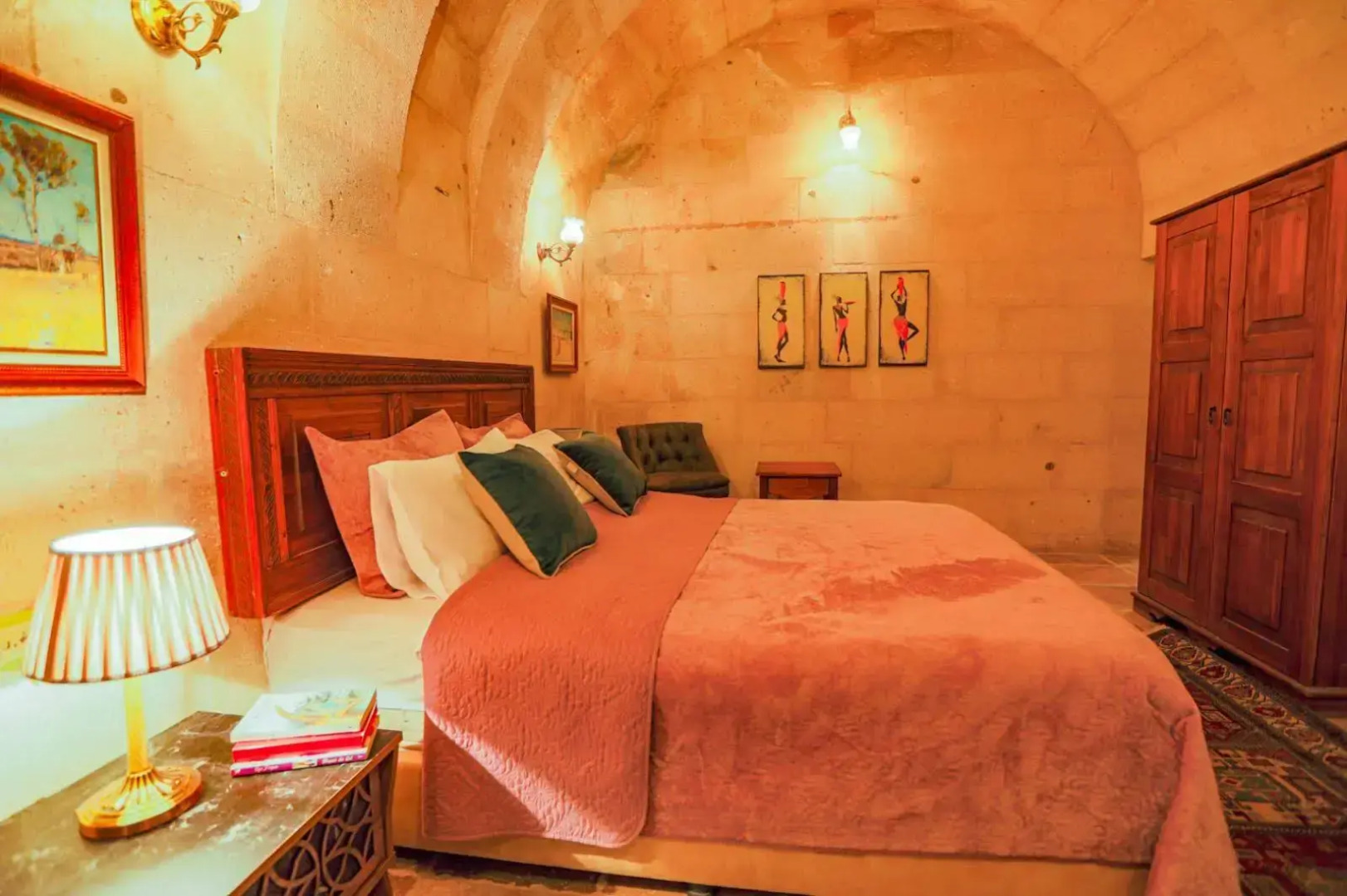 Sinasos Palace Cave Hotel