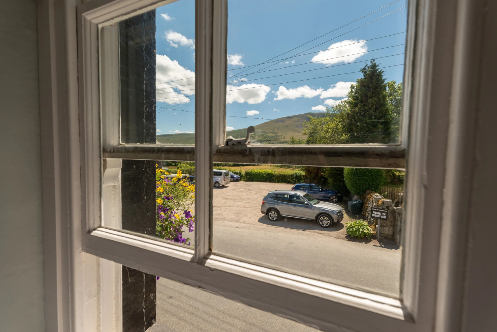 The Horse & Farrier Inn and The Salutation Inn