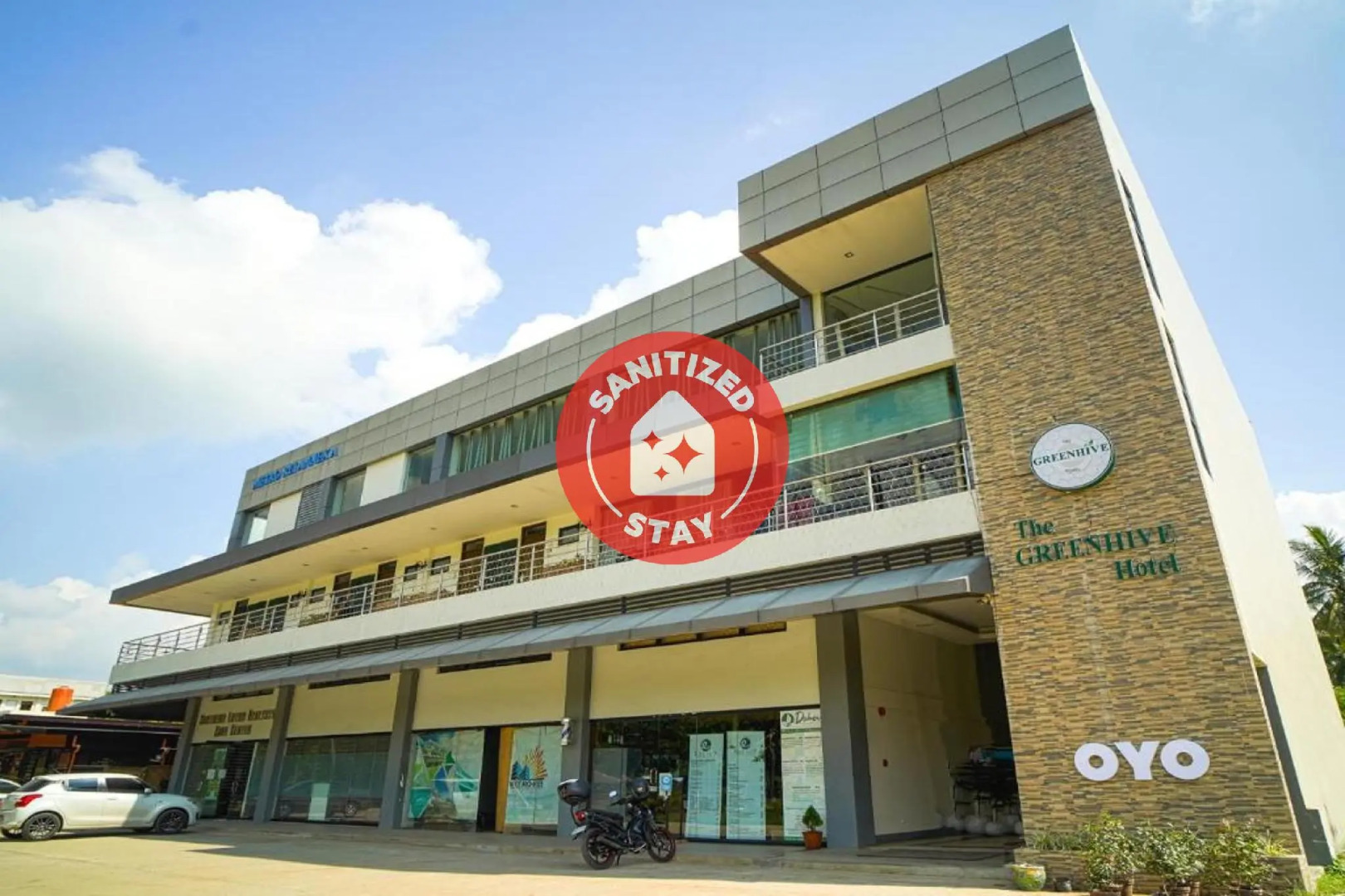 Capital O Vaccinated Staff - OYO 785 The Greenhive