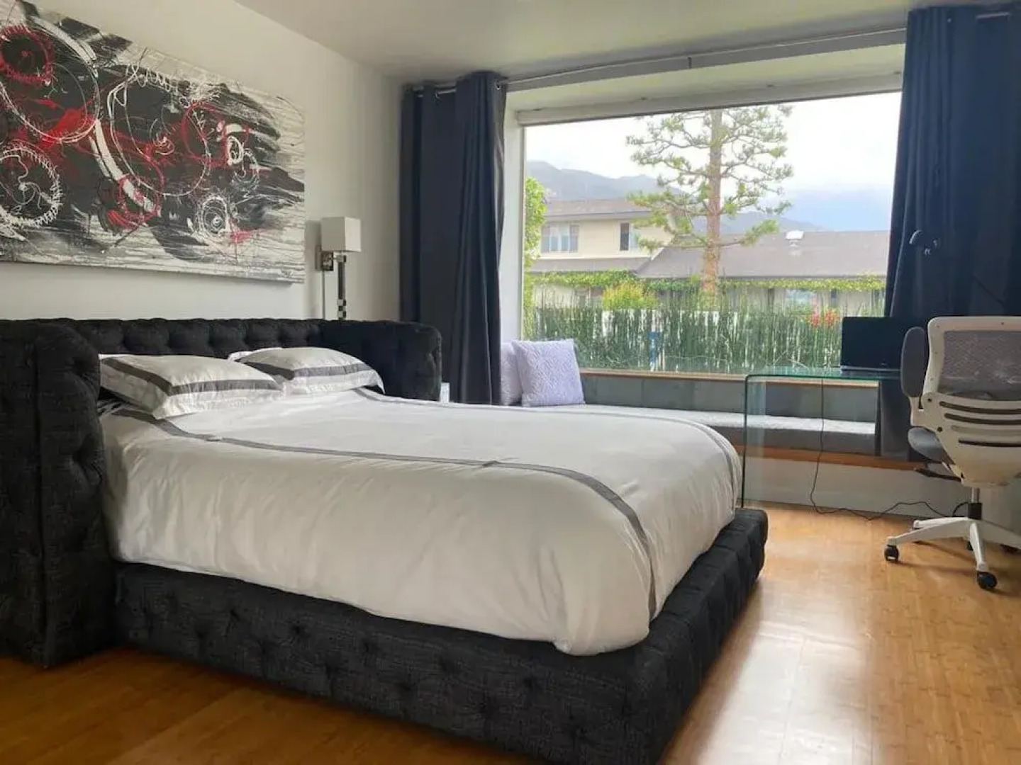 Charming 4-bed Villa in Malibu