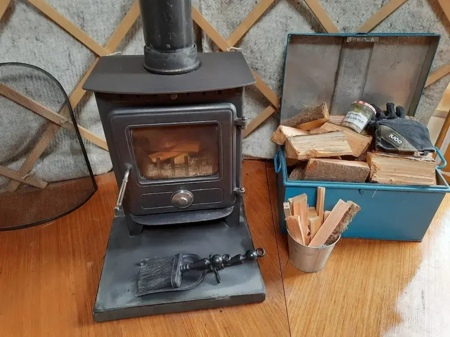 Ceridwen Glamping, Double decker Bus and Yurts