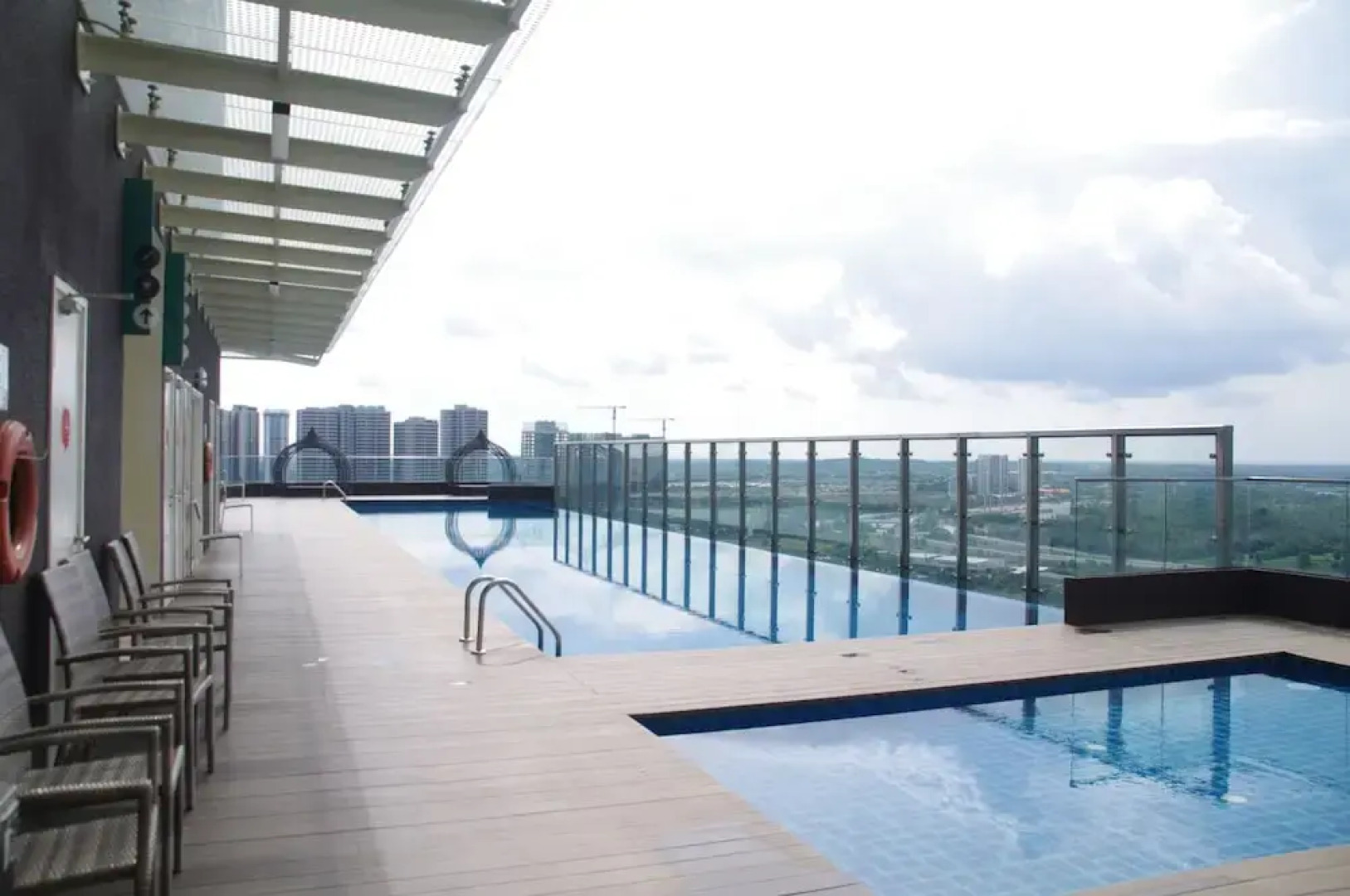 The Afiniti City View Apartment