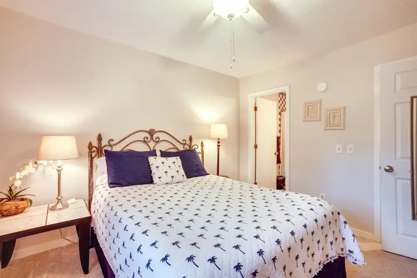 Beaufort Home w/ Patio 3 Mi to Downtown!