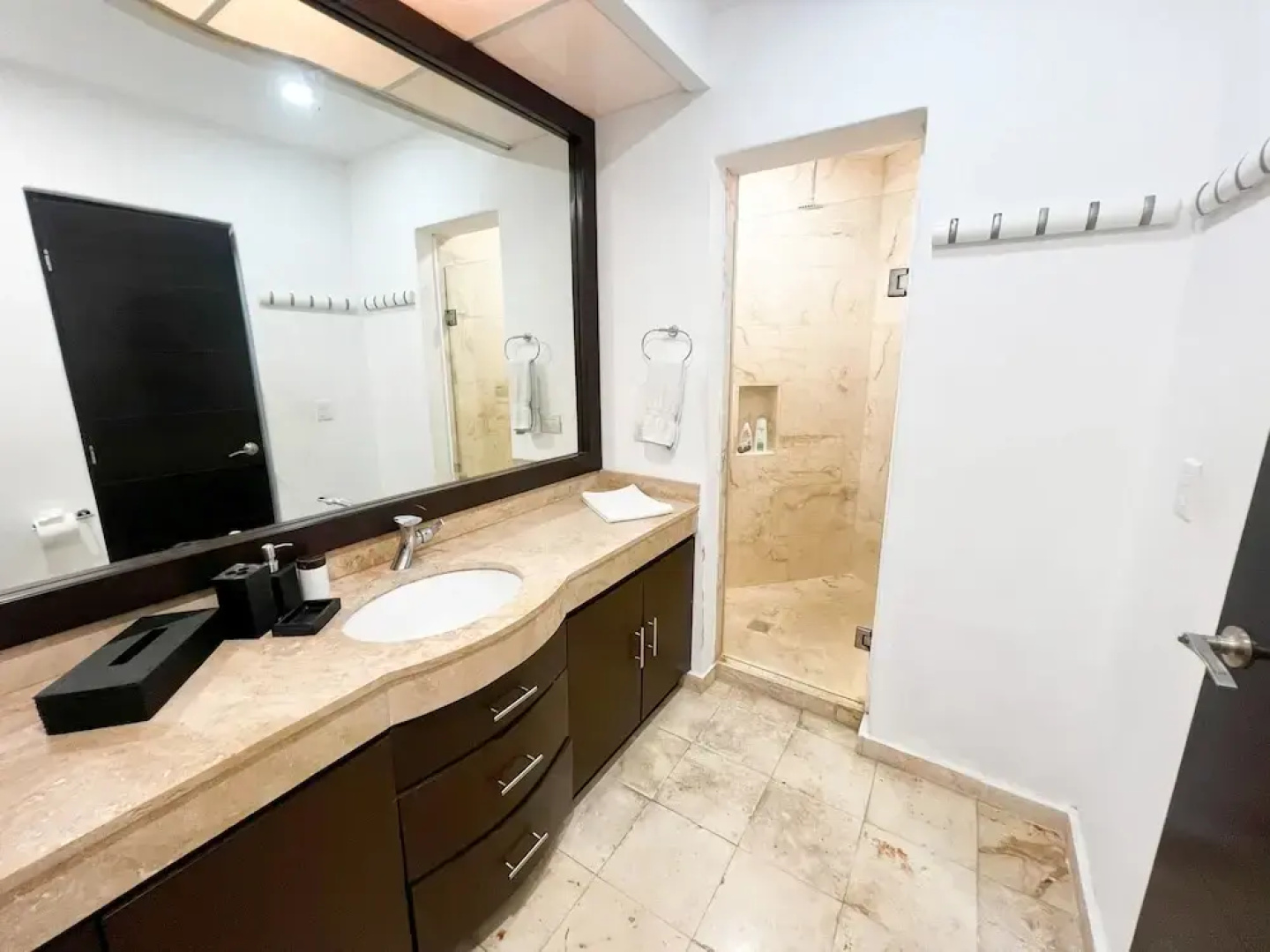 Relajate hermoso jardín y 2 piscinas