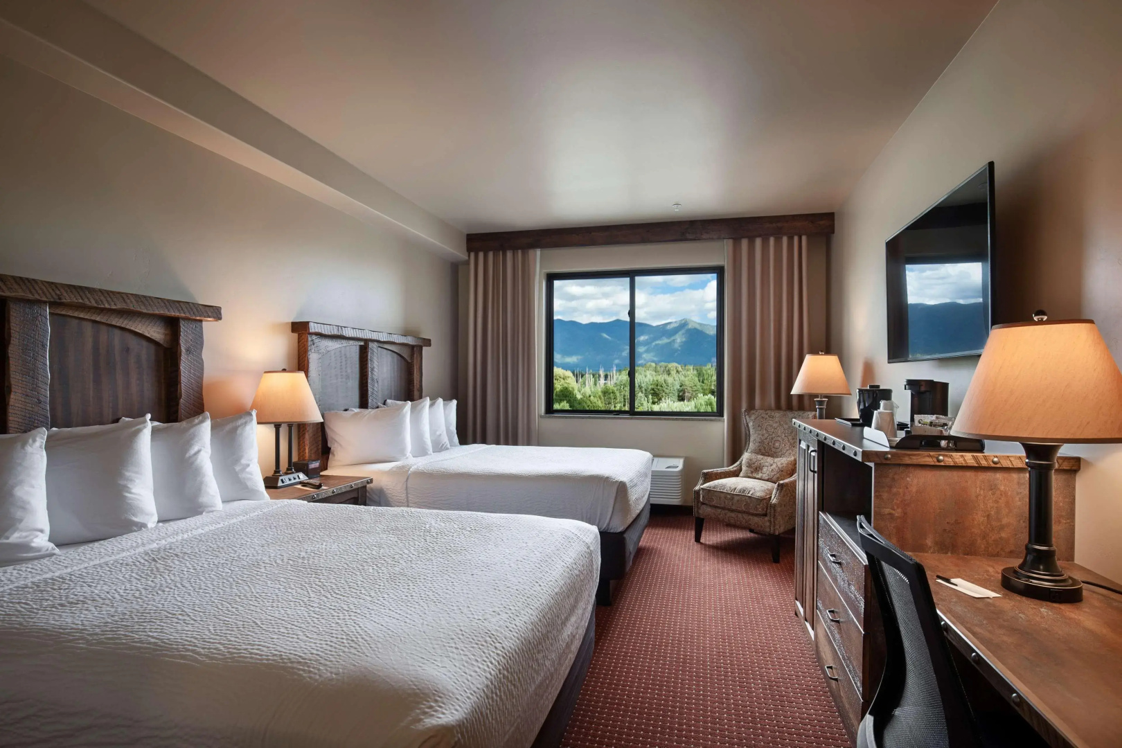 Glacier International Lodge
