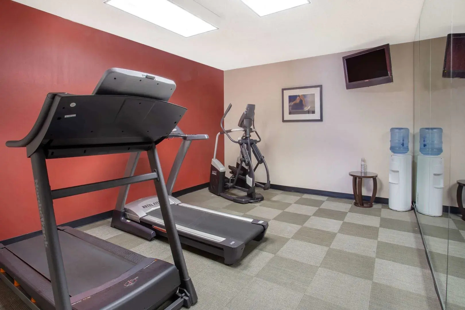 Holiday Inn Express & Suites Phoenix Midtown by IHG