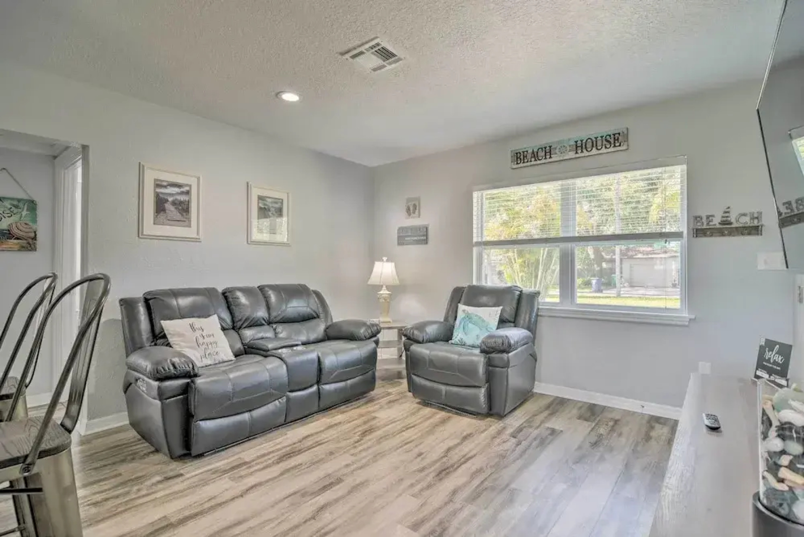 Sunny Seminole Home: Grill, Fire Pit & Fenced Yard
