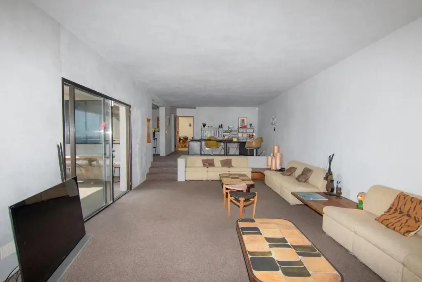 Exclusive Design Villa : 1080 m2, oceanfront, 2 swimming pools.