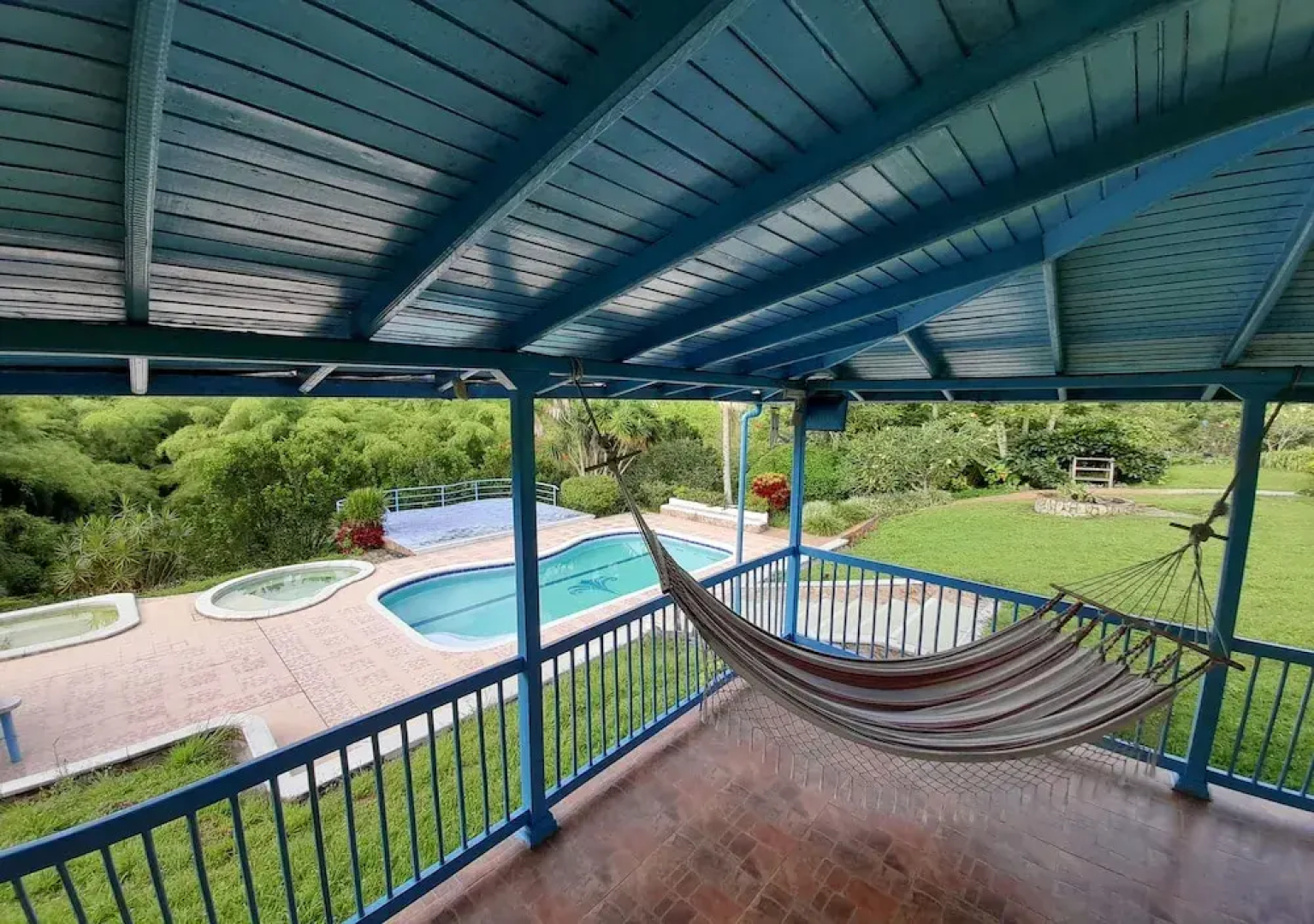 BRUGMANSIA country hotel