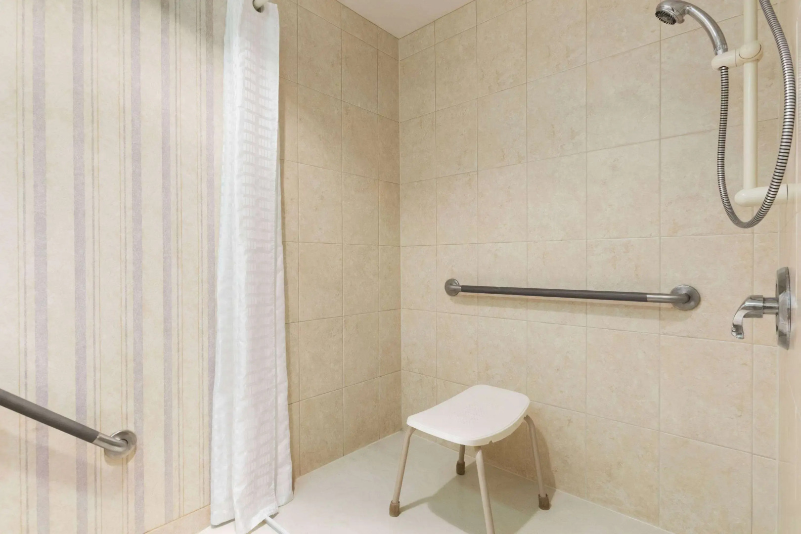 Travelodge by Wyndham Lloydminster