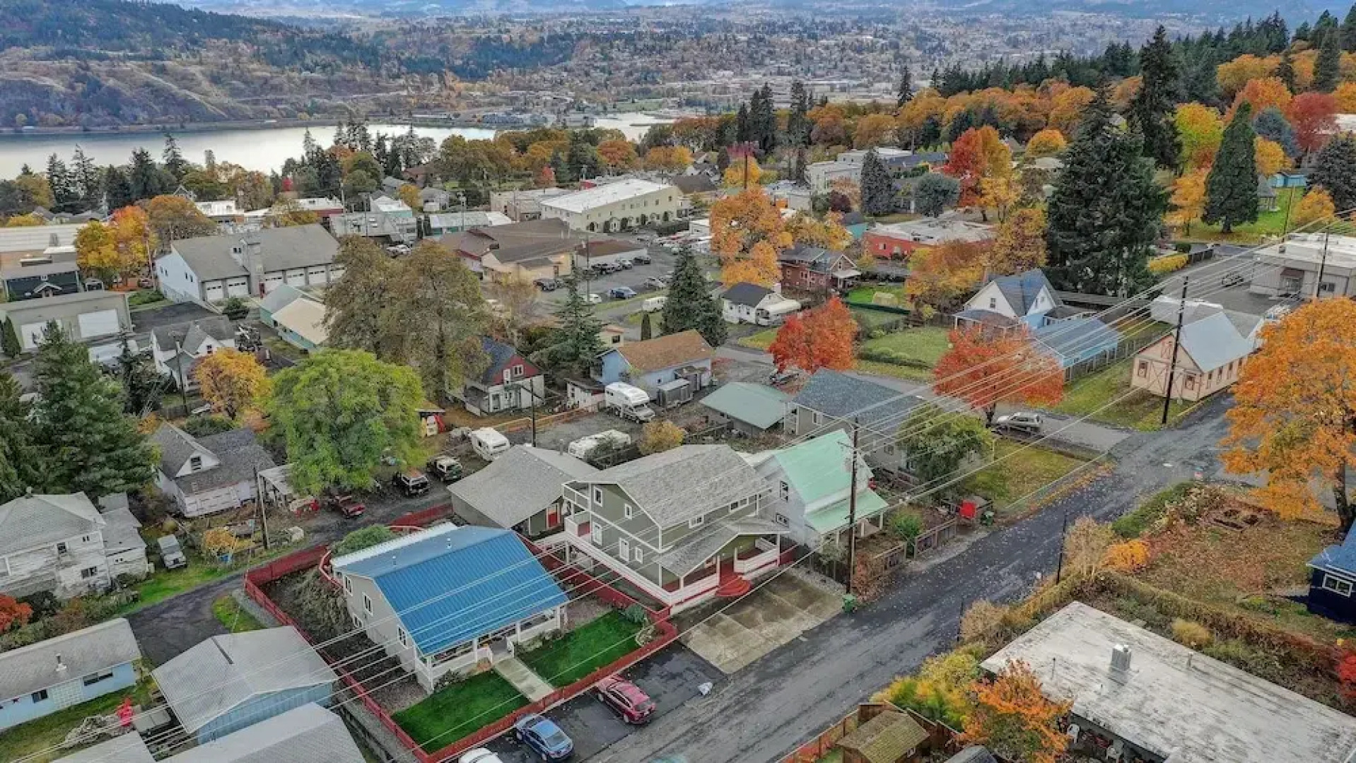 Northern Lights 3 Bedroom Home by RedAwning