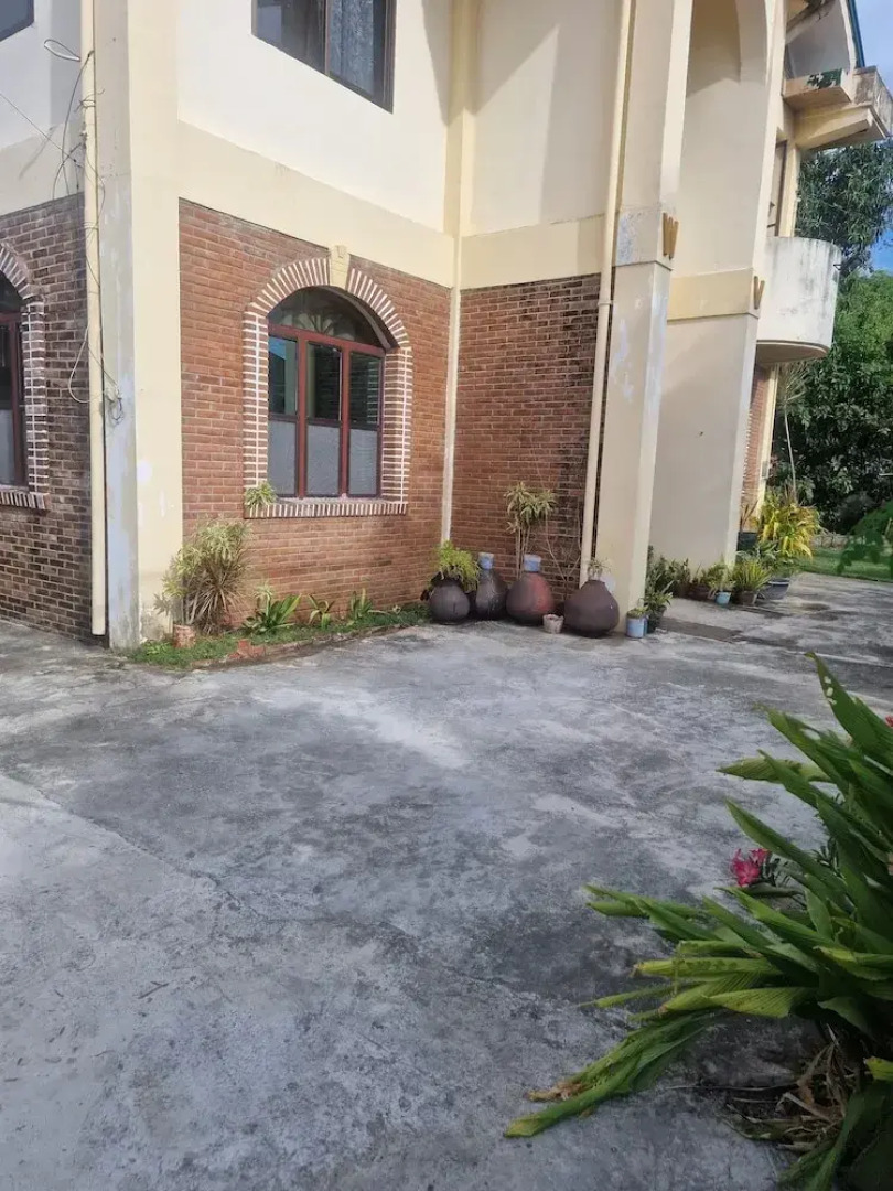 Traveler's Comfort Inn