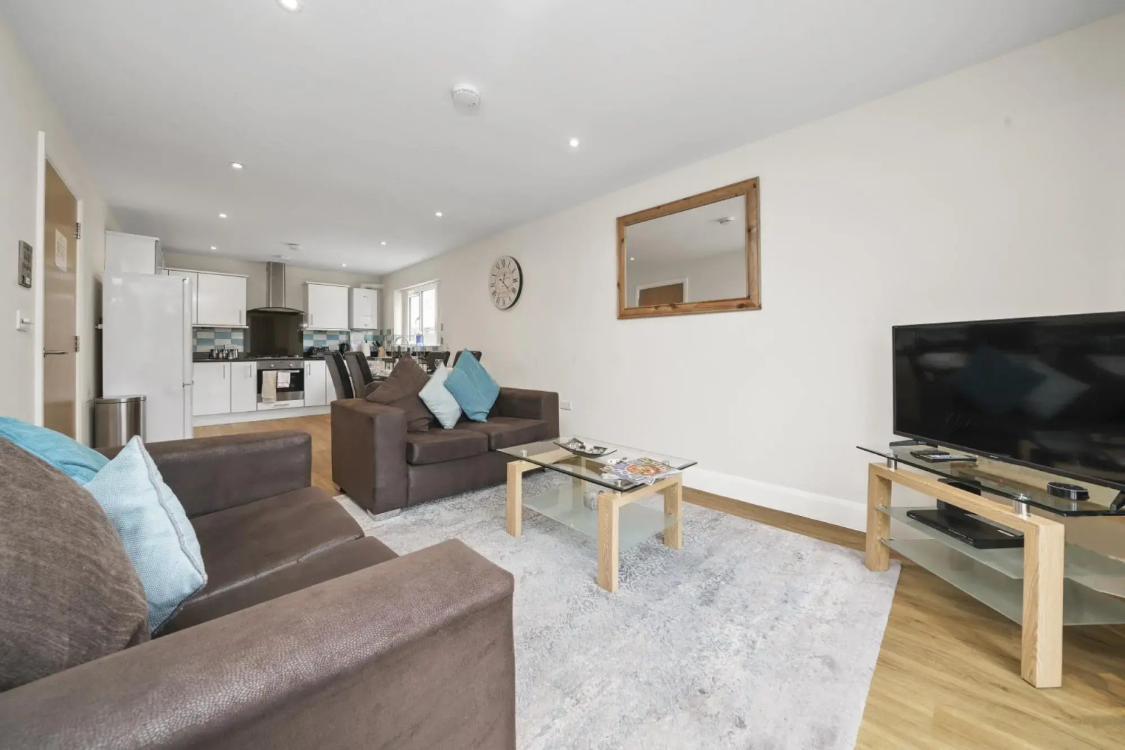 London Heathrow Living Serviced Apartments- Apt 10