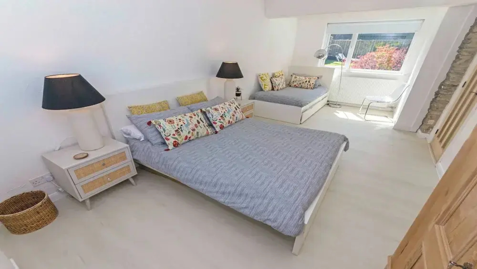 Shippenrill Croyde 6 Bedrooms, Sleeps 14, Hot Tub