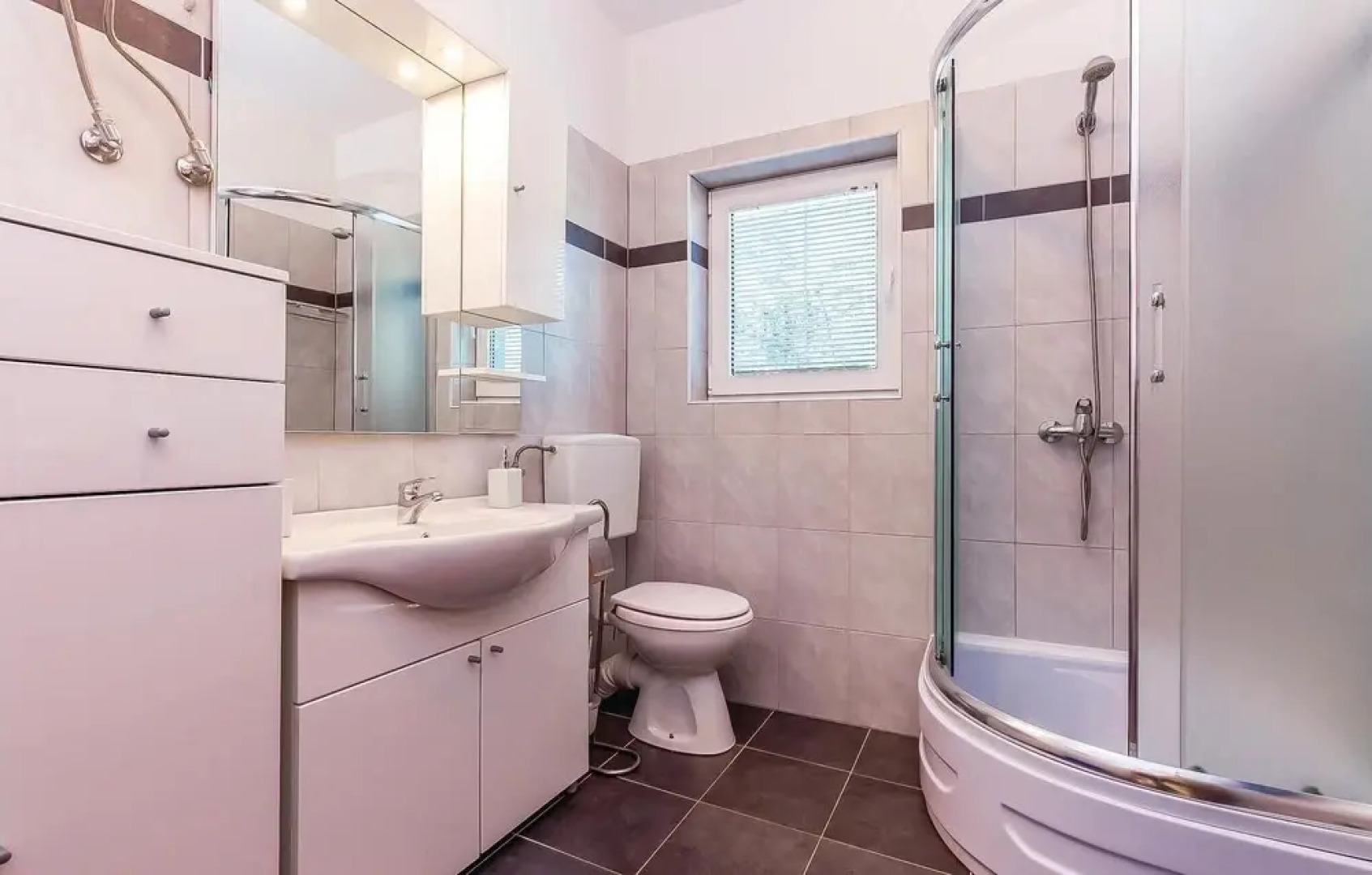 Beautiful Home in Dobrinj With Wifi and 2 Bedrooms