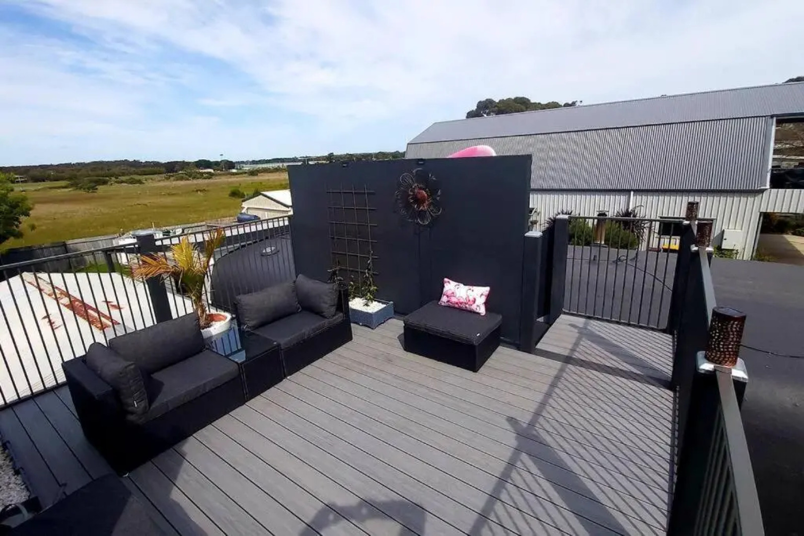 Chill at our Igloo cottage - 100m stroll to beach