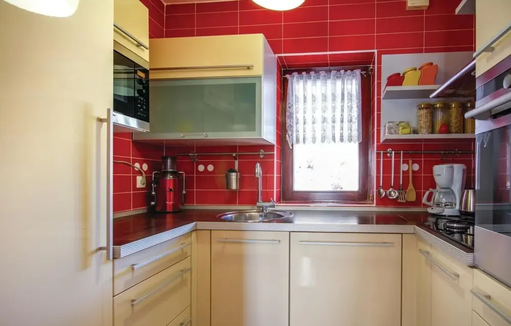 Stunning Home in Cavle With Wifi and 3 Bedrooms