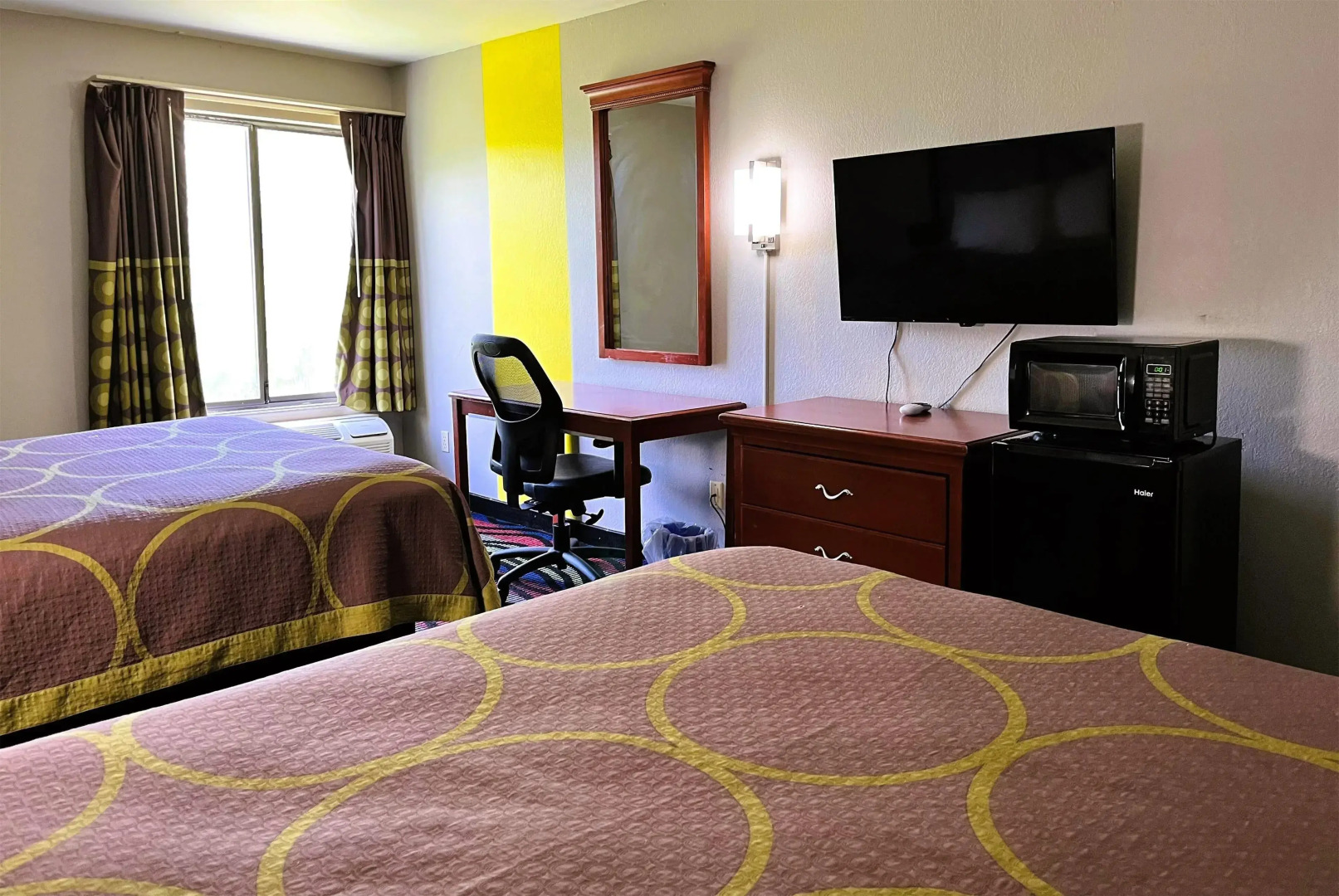 Super 8 by Wyndham Vincennes