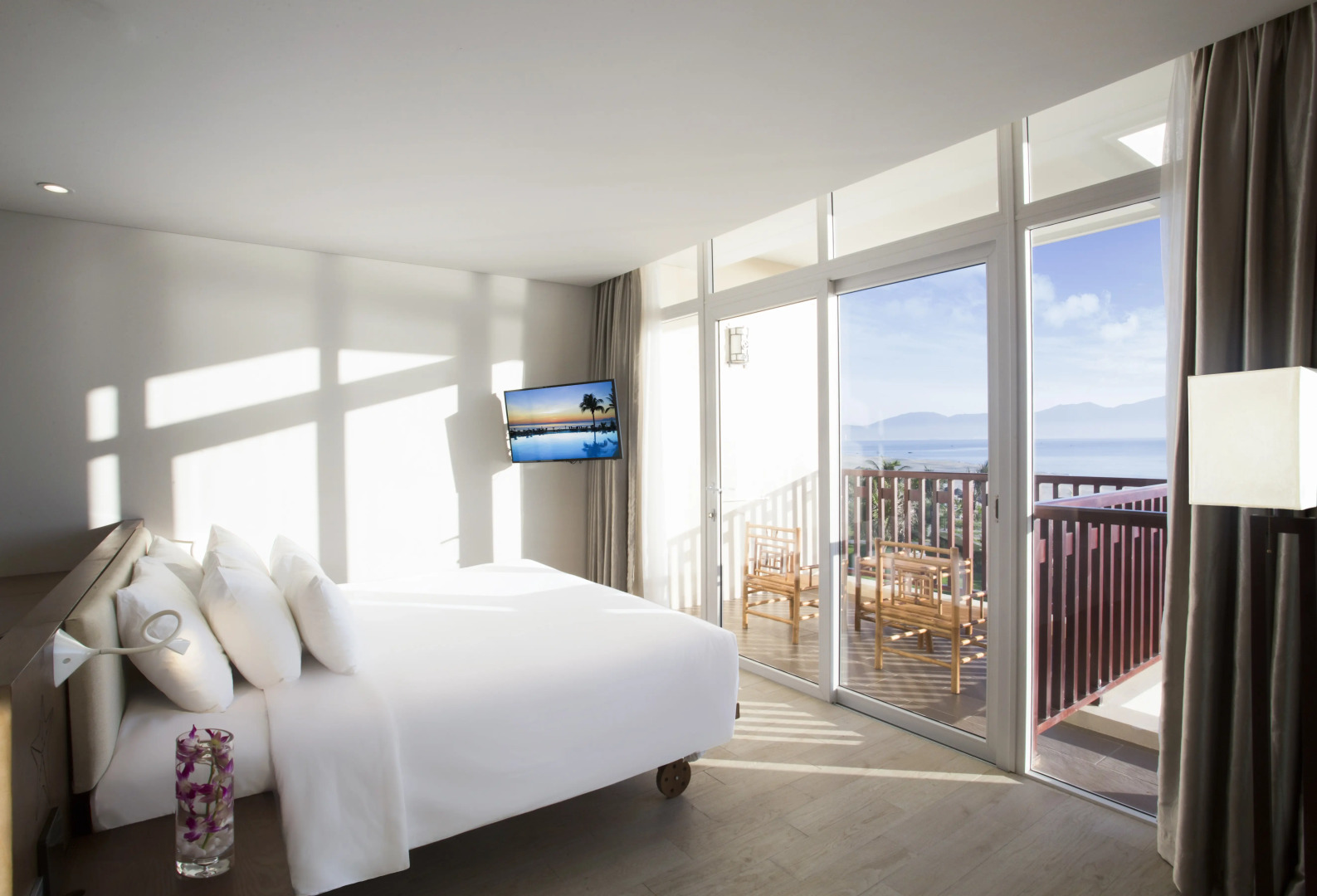 Sandy Beach Non Nuoc Resort