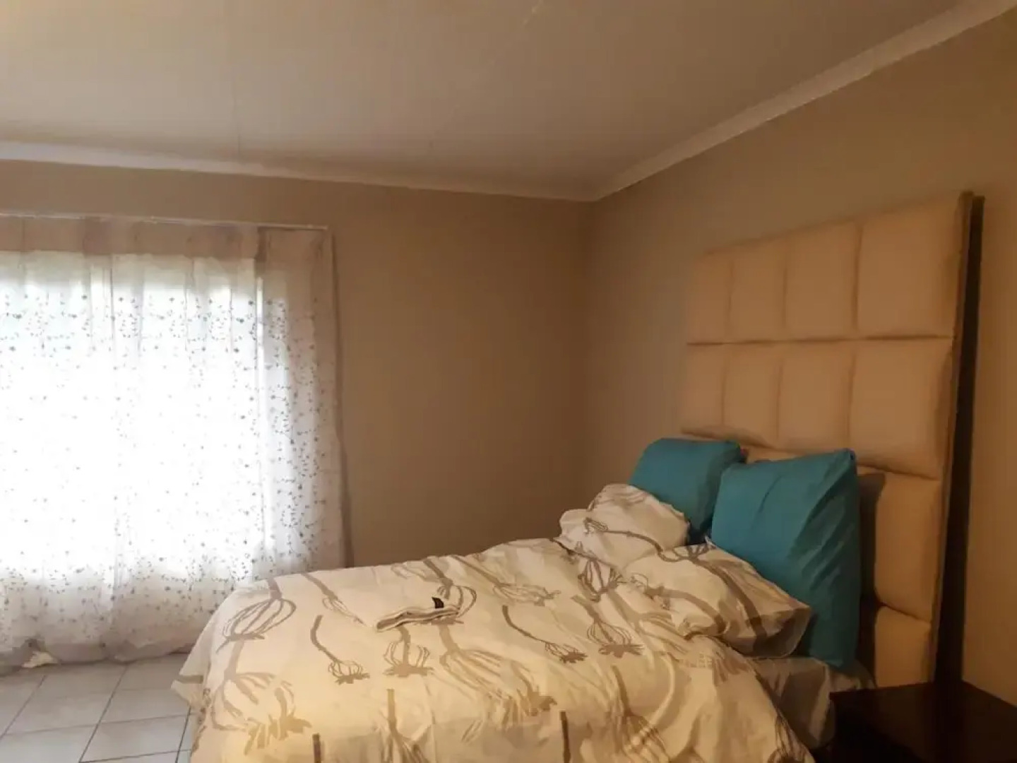 C- Land Guest House Meyerton