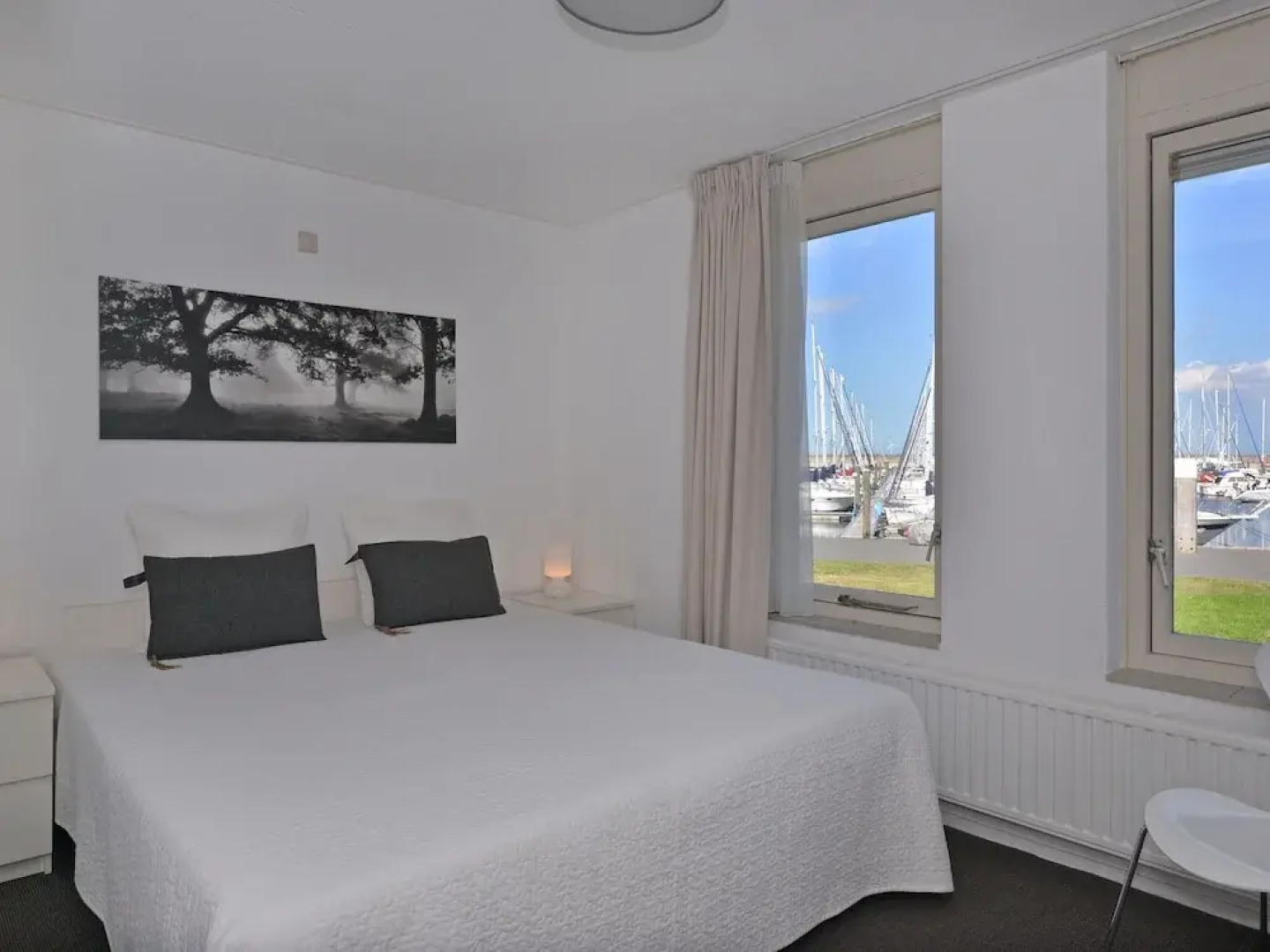 Detached bungalow for 5 people with a beautiful view of the marina