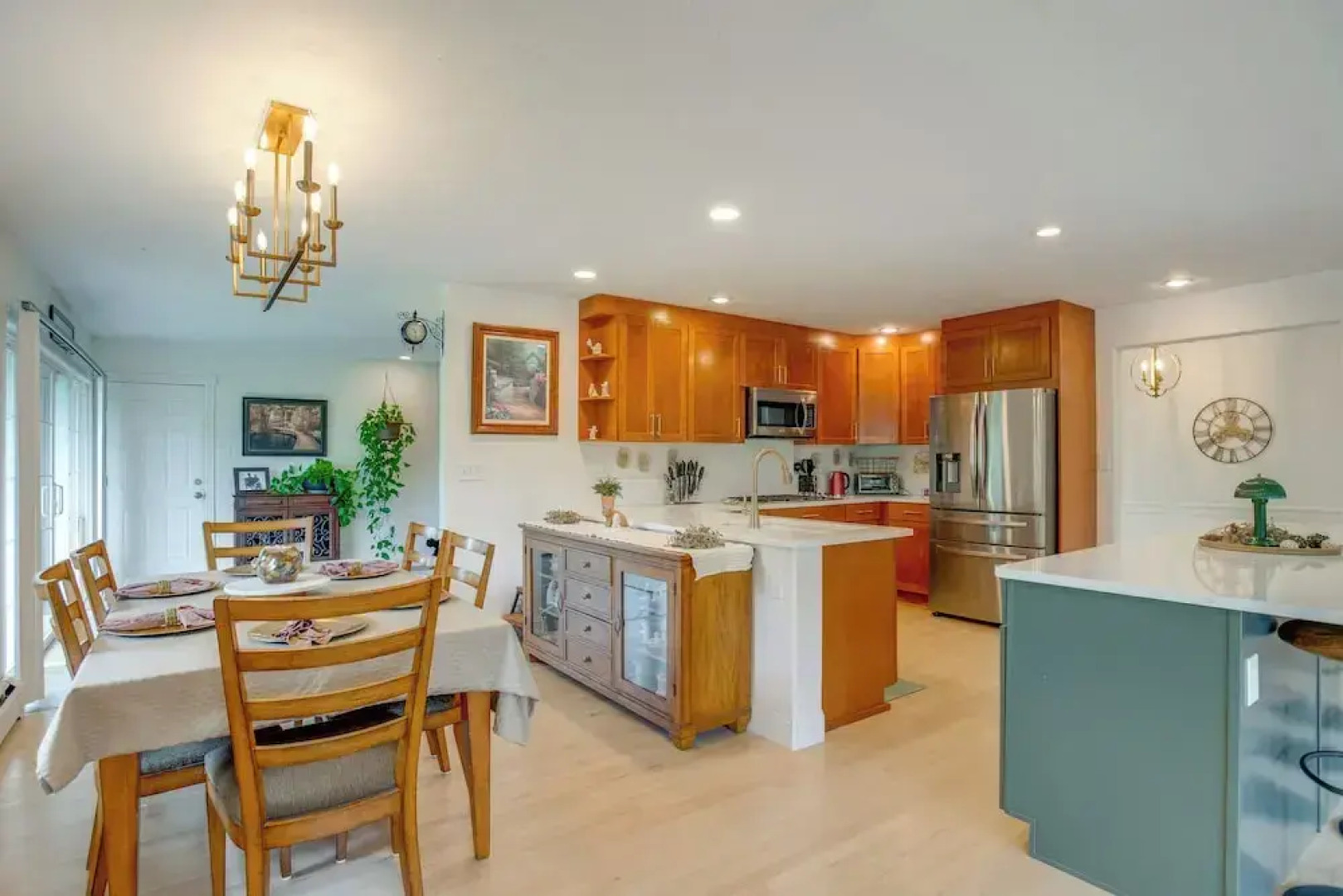 Modern Creekside Home: 9 Mi to Downtown Denver