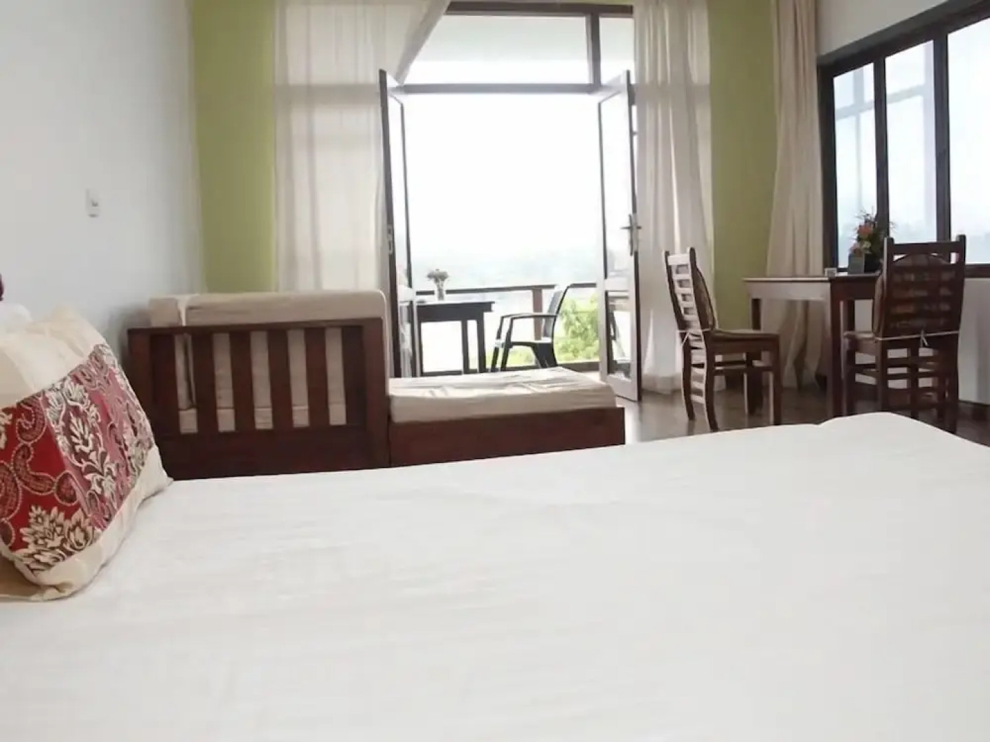 Thumbelina Apartments