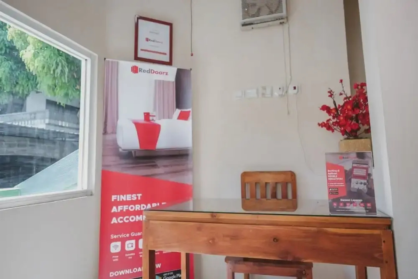 RedDoorz near Ambarukmo Yogyakarta