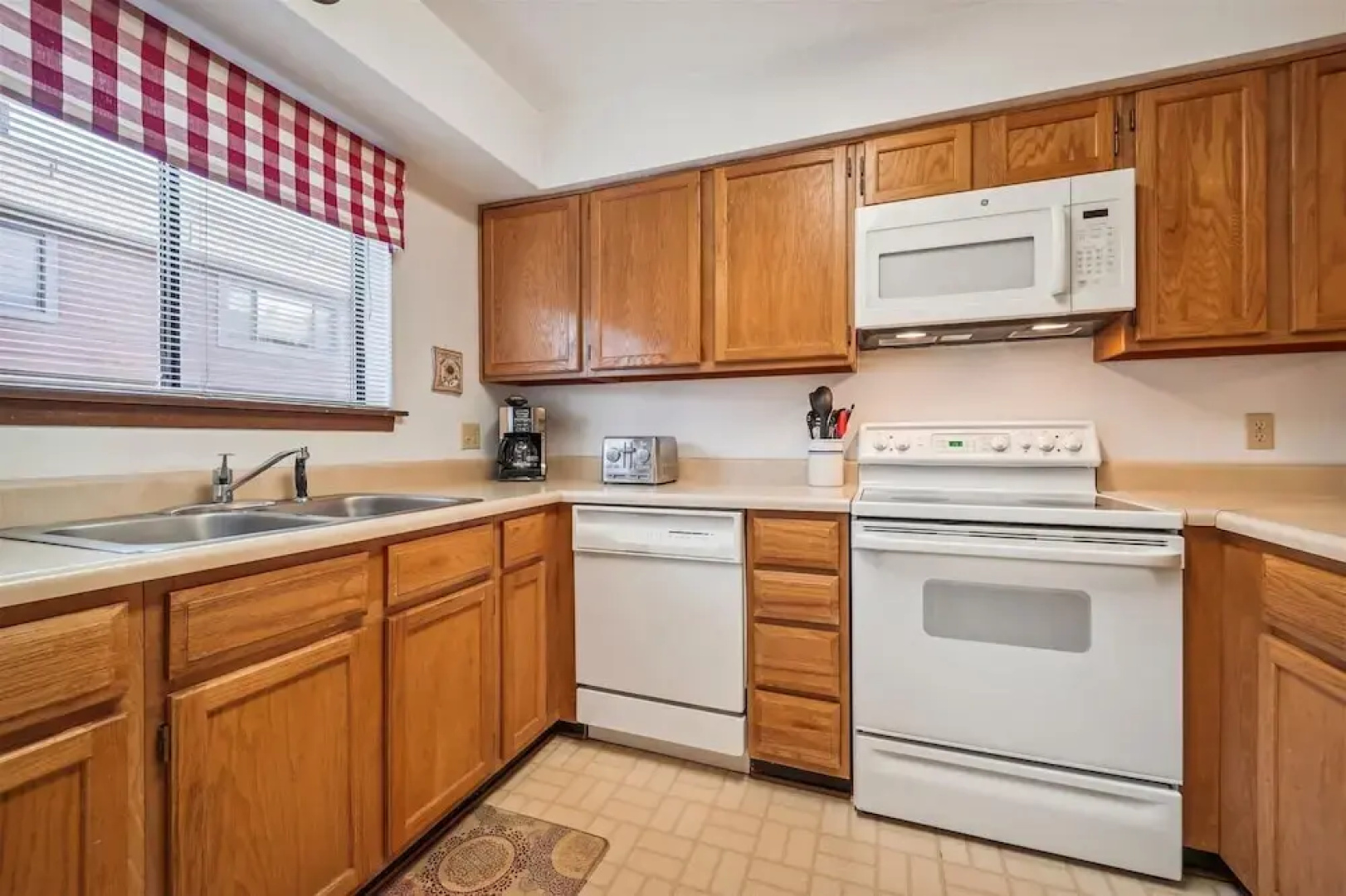 Winterpoint 20 2 Bedroom Townhouse by RedAwning