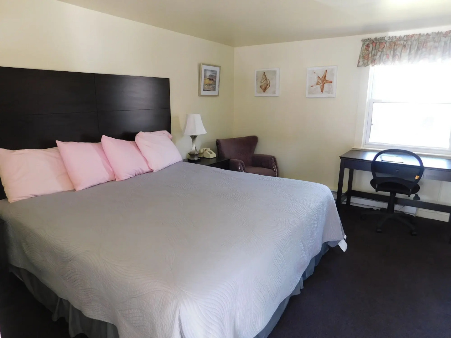 Blue Spruce Motel & Townhouses