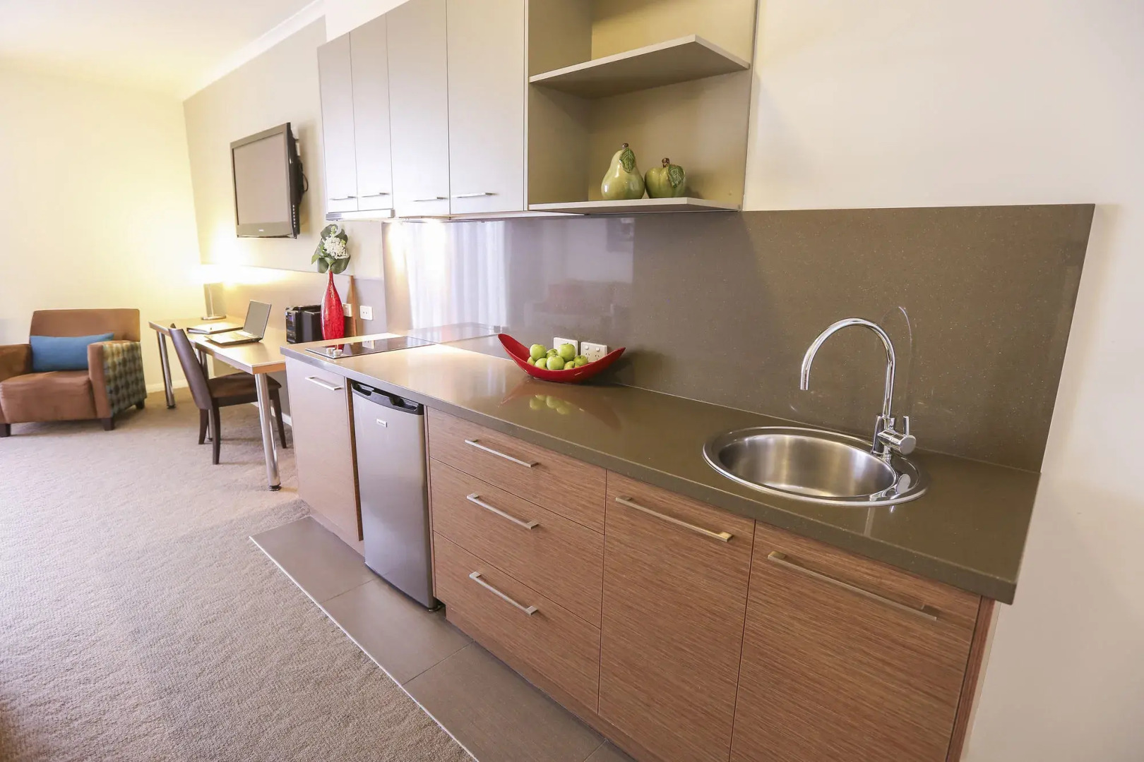 Indulge Apartments - Ontario