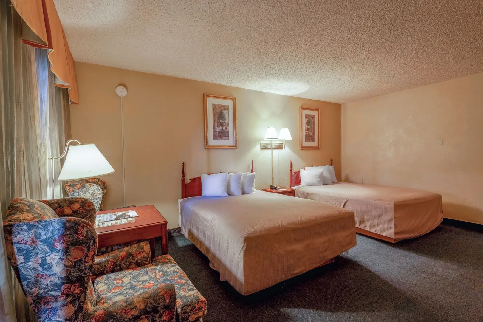 Royal Holiday Motel By Belvilla Gallup I-40