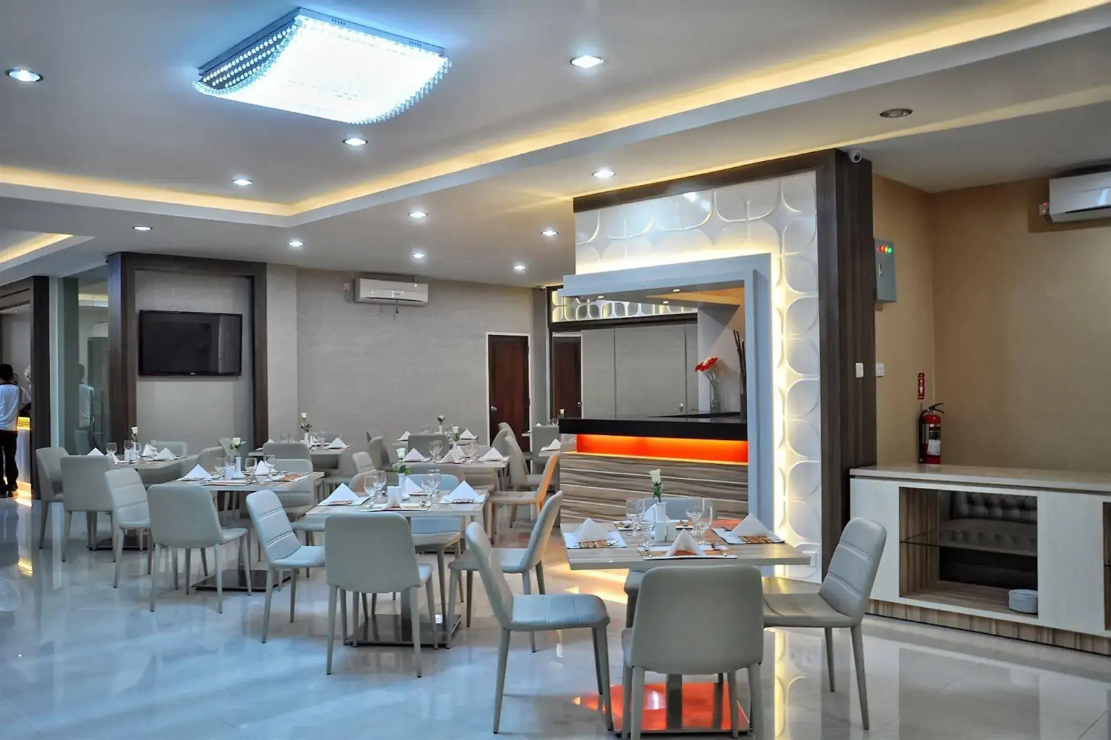 Rangkayo Basa Halal Hotel