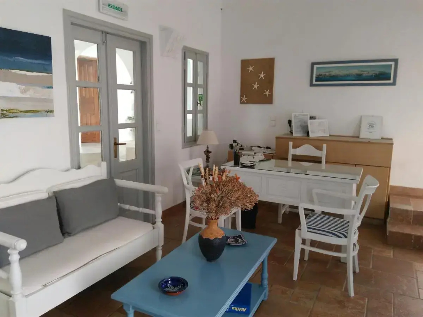 Roussos Beach Hotel
