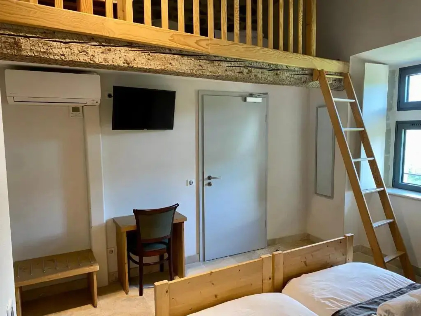 La SCIC du Château de Poët-célard