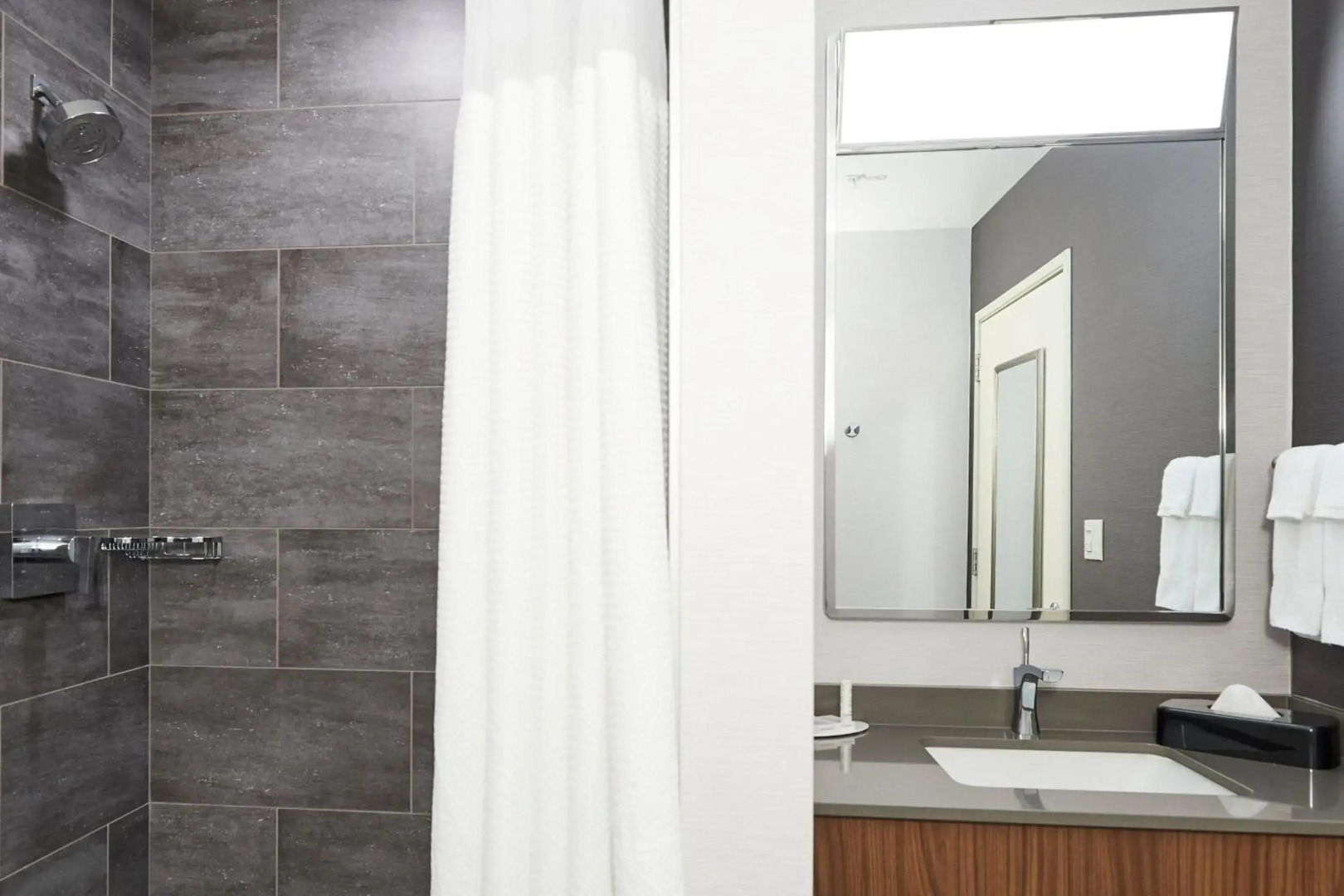 Courtyard by Marriott Medford Airport