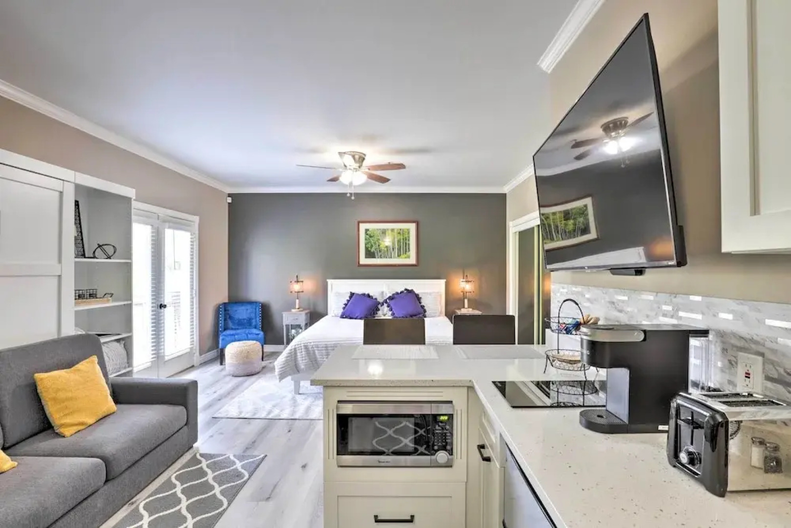 Peaceful Midway Studio w/ Mountain + Golf Views!