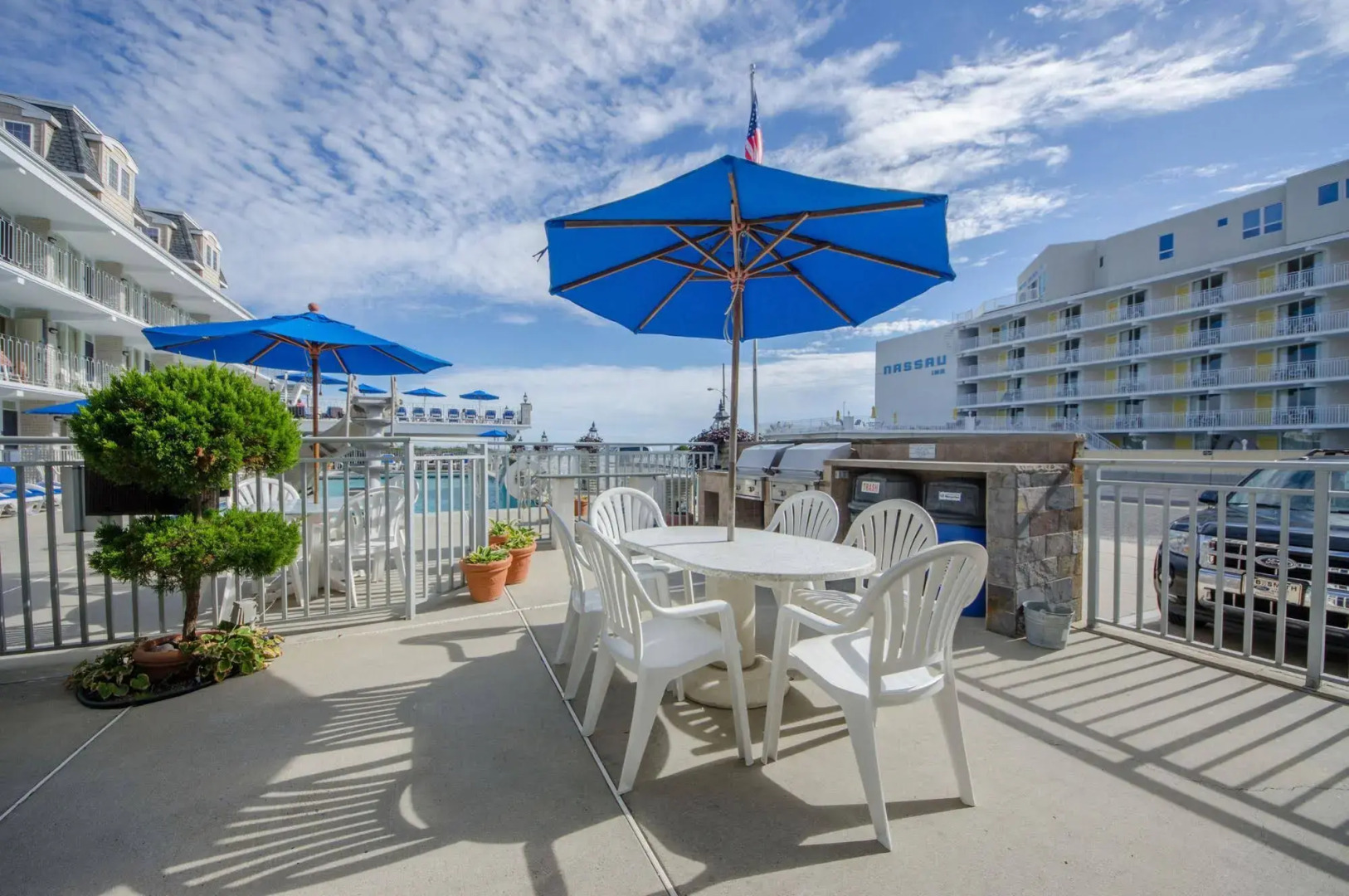 Fleur De Lis Beach Motel