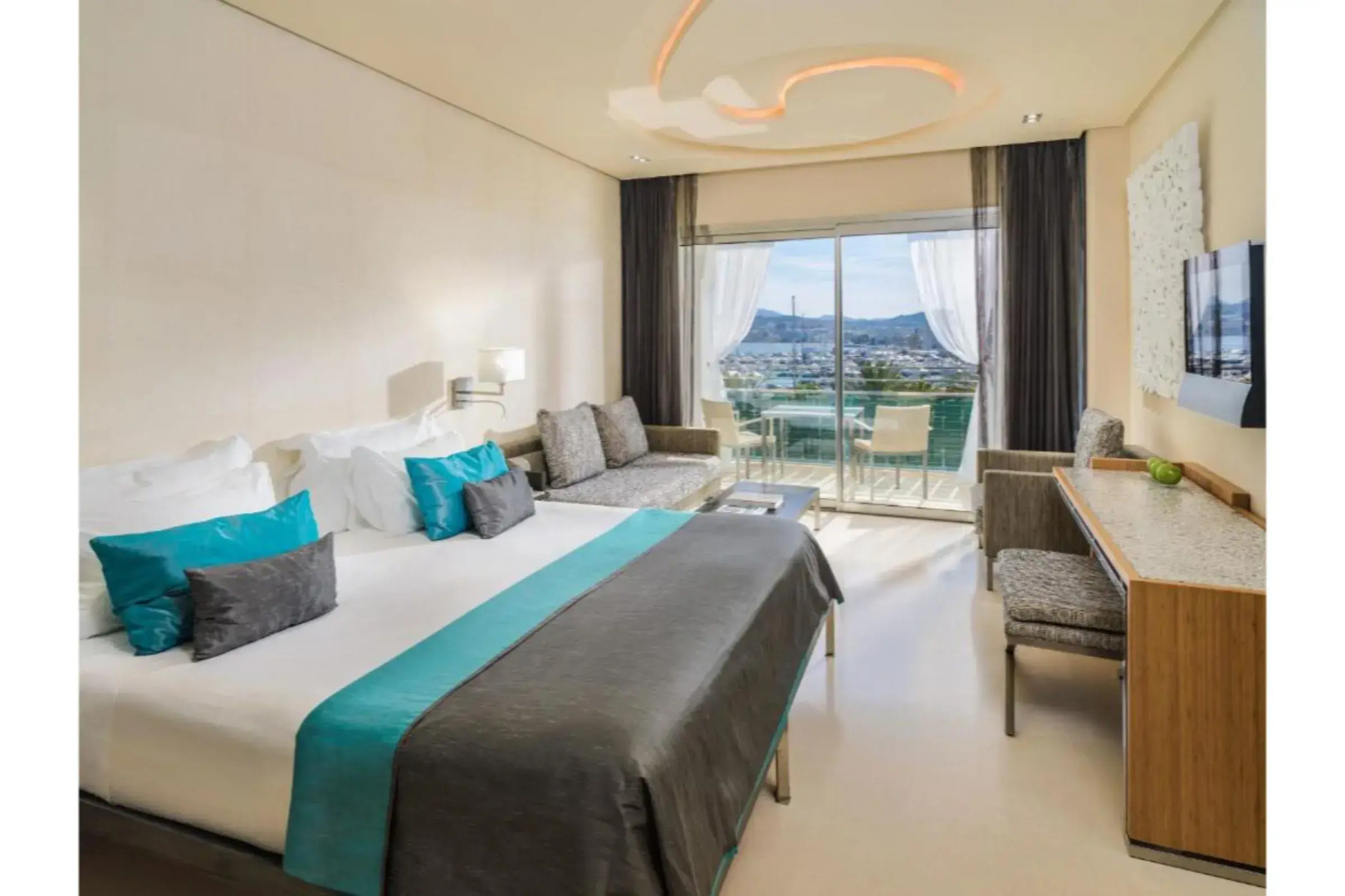 Aguas de Ibiza Grand Luxe Hotel