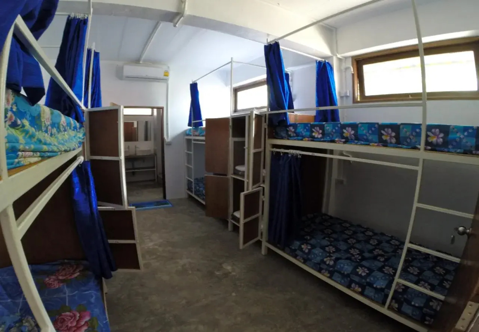 Neptune Hostel Guesthouse