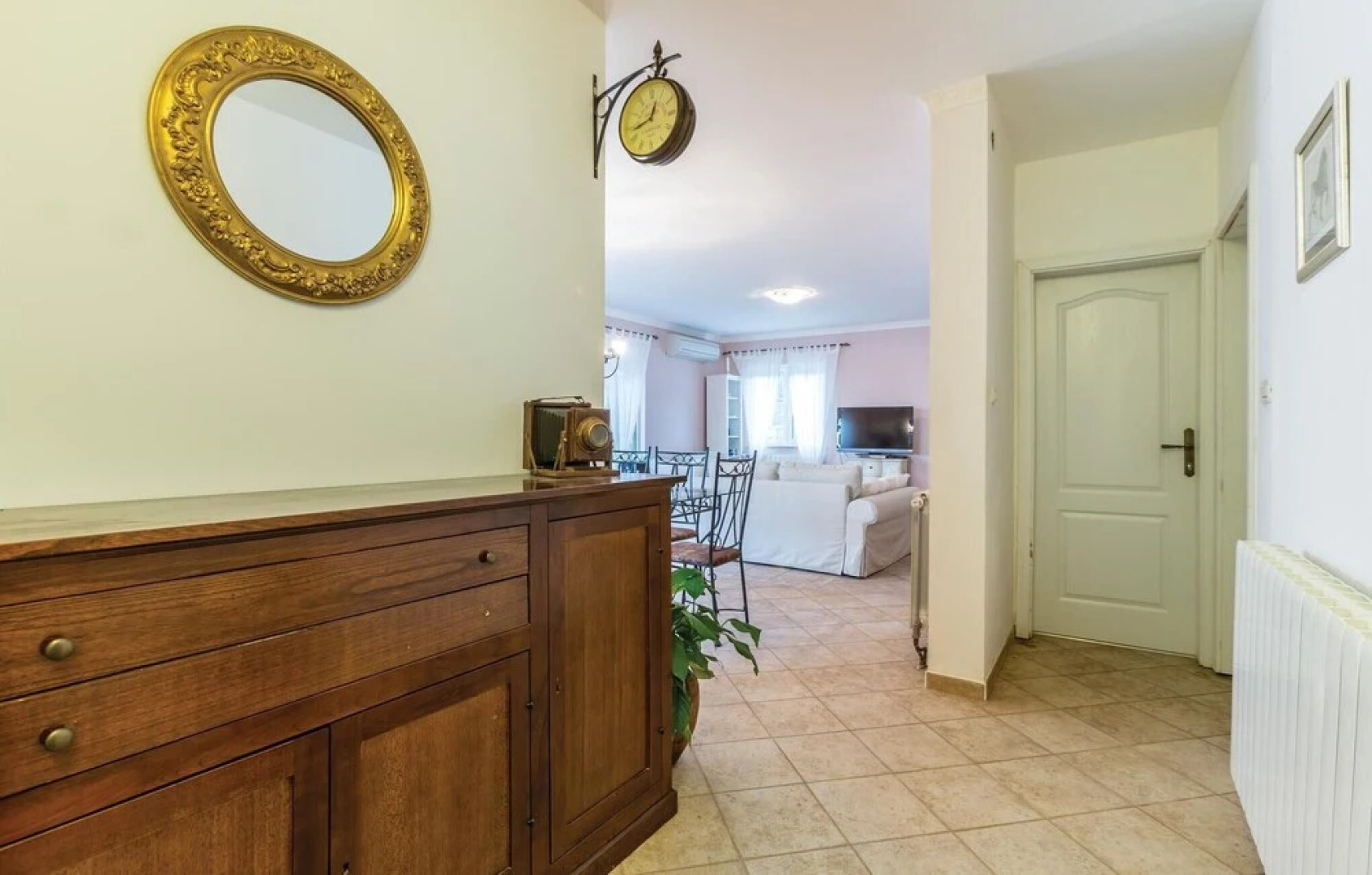 Beautiful Home in Kastel Novi With Wifi and 4 Bedrooms