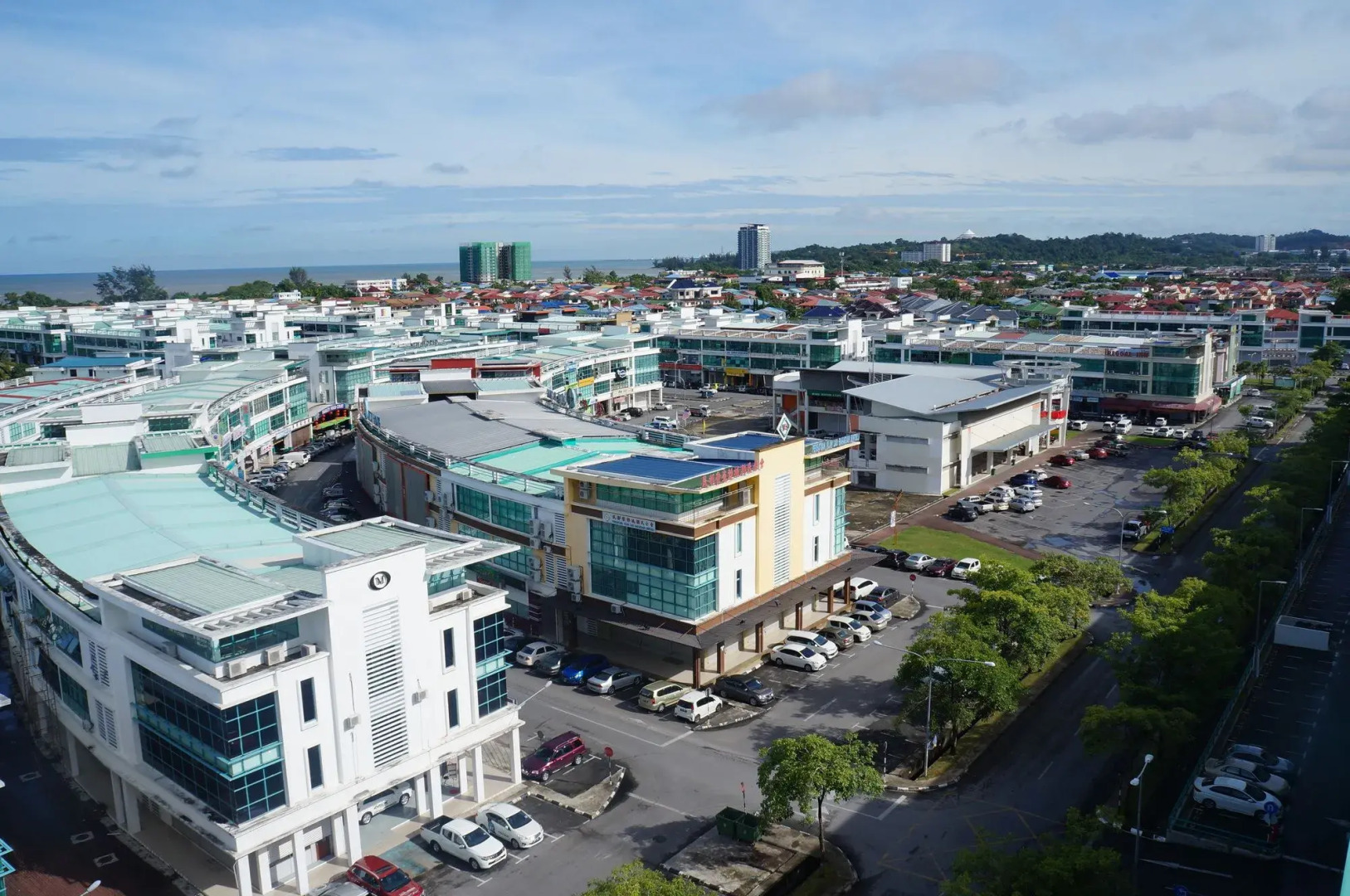 Greens Hotel & Suites